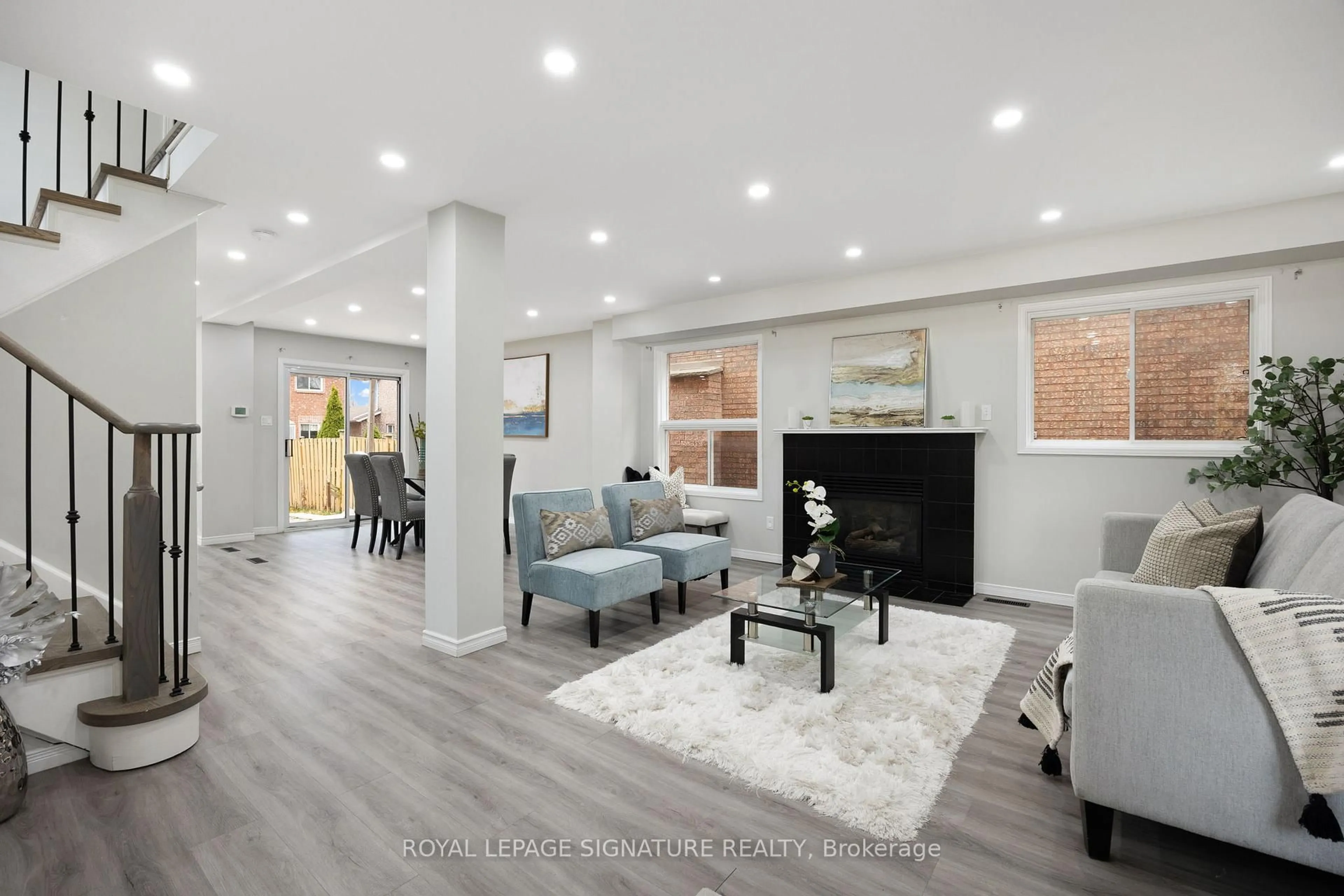 Living room with furniture, unknown for 124 Laidlaw Dr, Barrie Ontario L4N 7R9