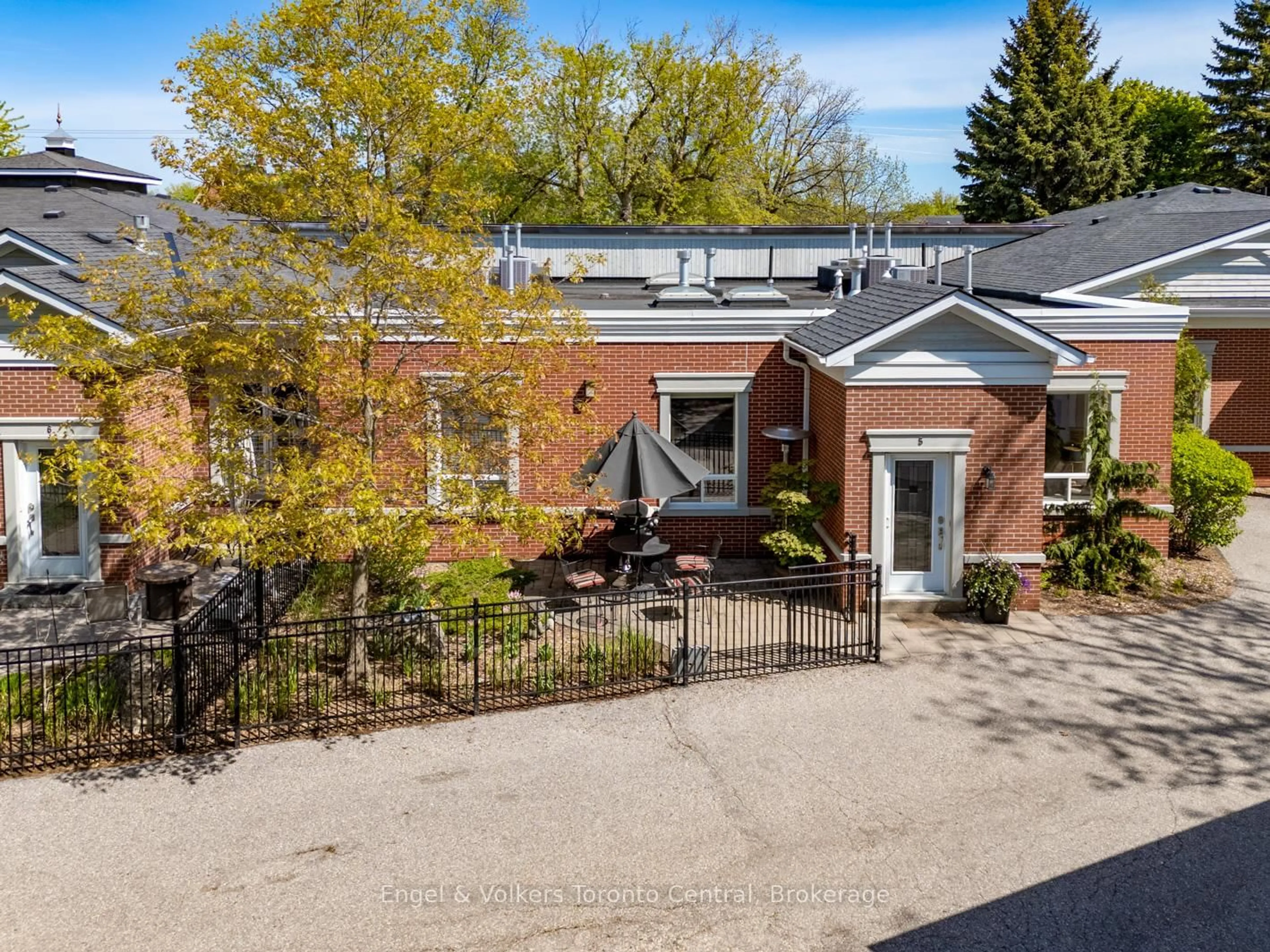 Unknown for 100 Second St #5, Collingwood Ontario L9Y 1E5