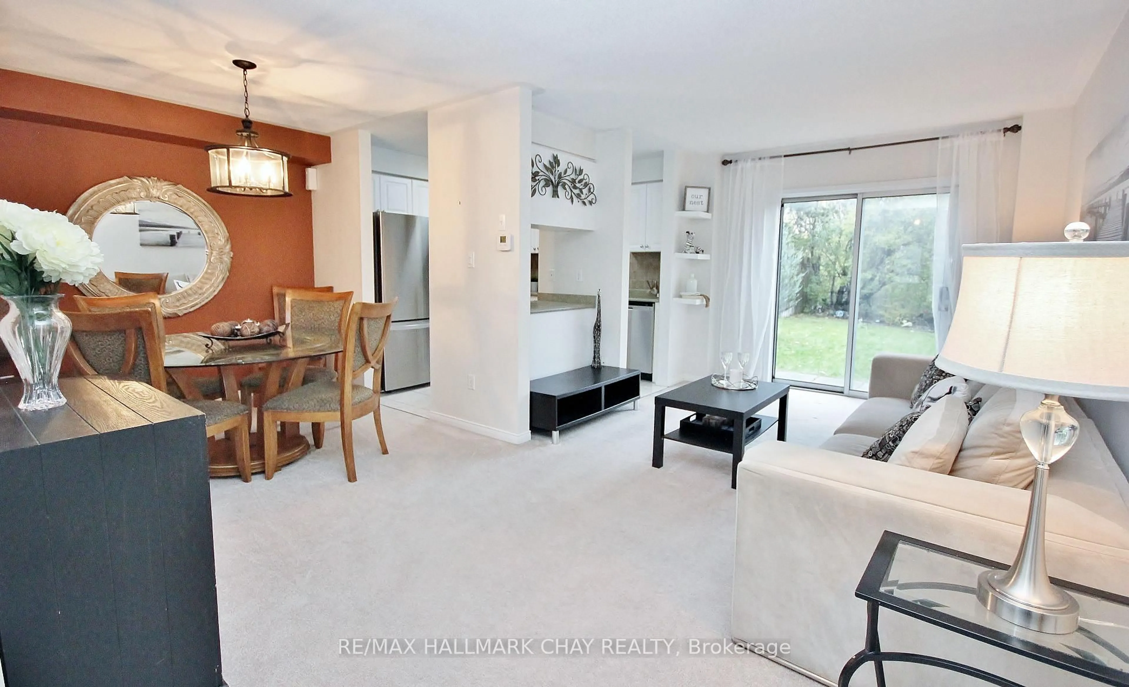 Open concept kitchen, ceramic/tile floor for 68 Gadwall Ave, Barrie Ontario L4N 8X5