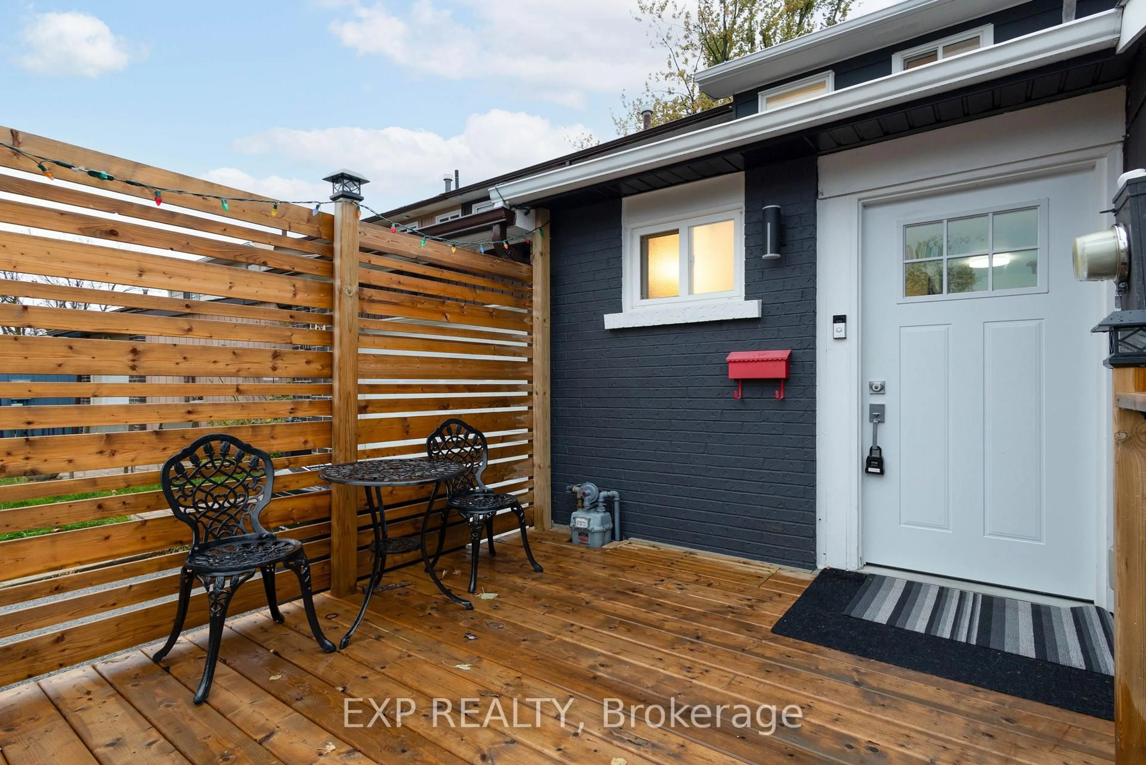 Patio, street for 66 Chaucer Cres, Barrie Ontario L4N 4T7