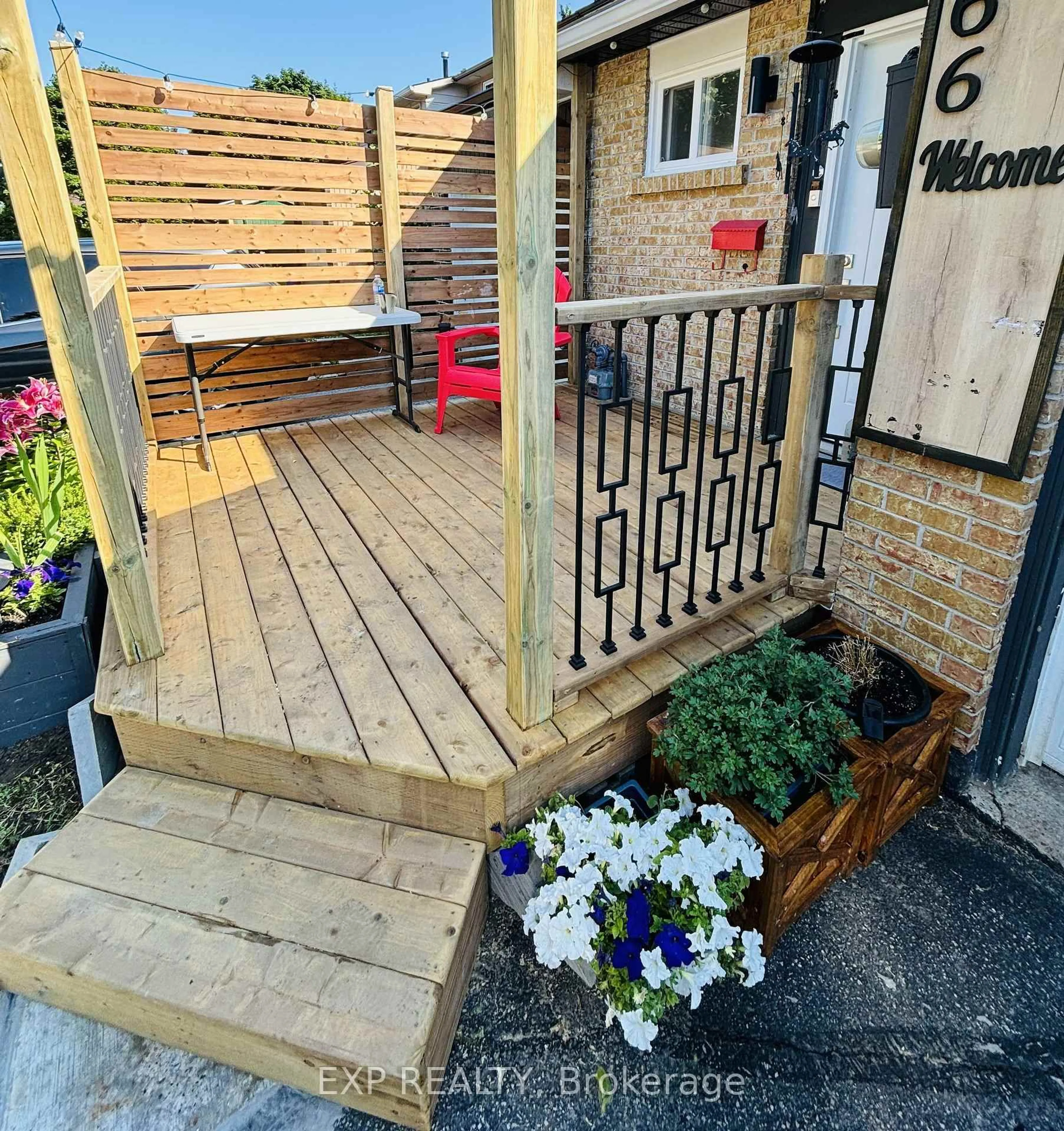 Unknown for 66 Chaucer Cres, Barrie Ontario L4N 4T7