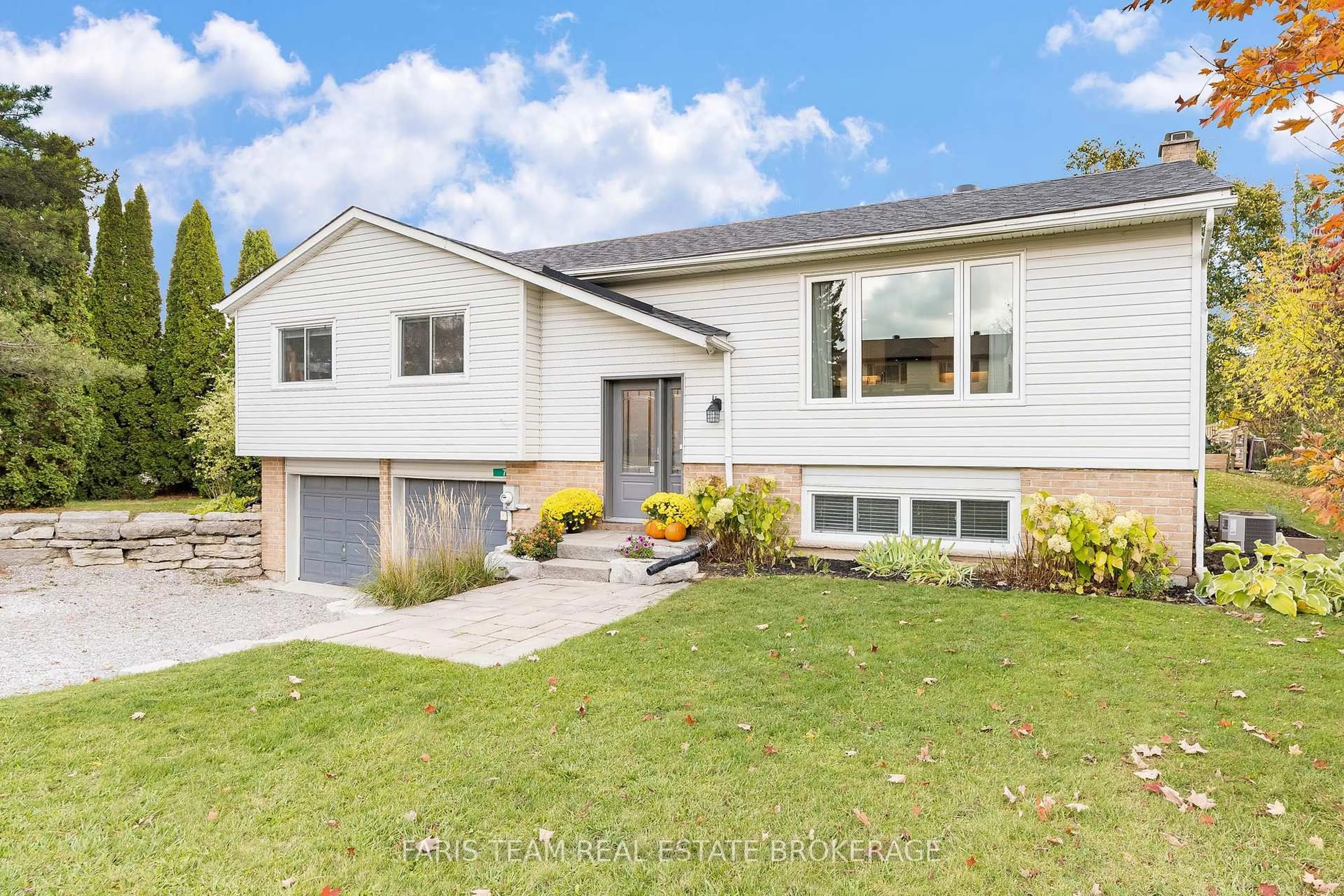 Home with brick exterior material, street for 7 Gowan Rd, Oro-Medonte Ontario L0L 2L0