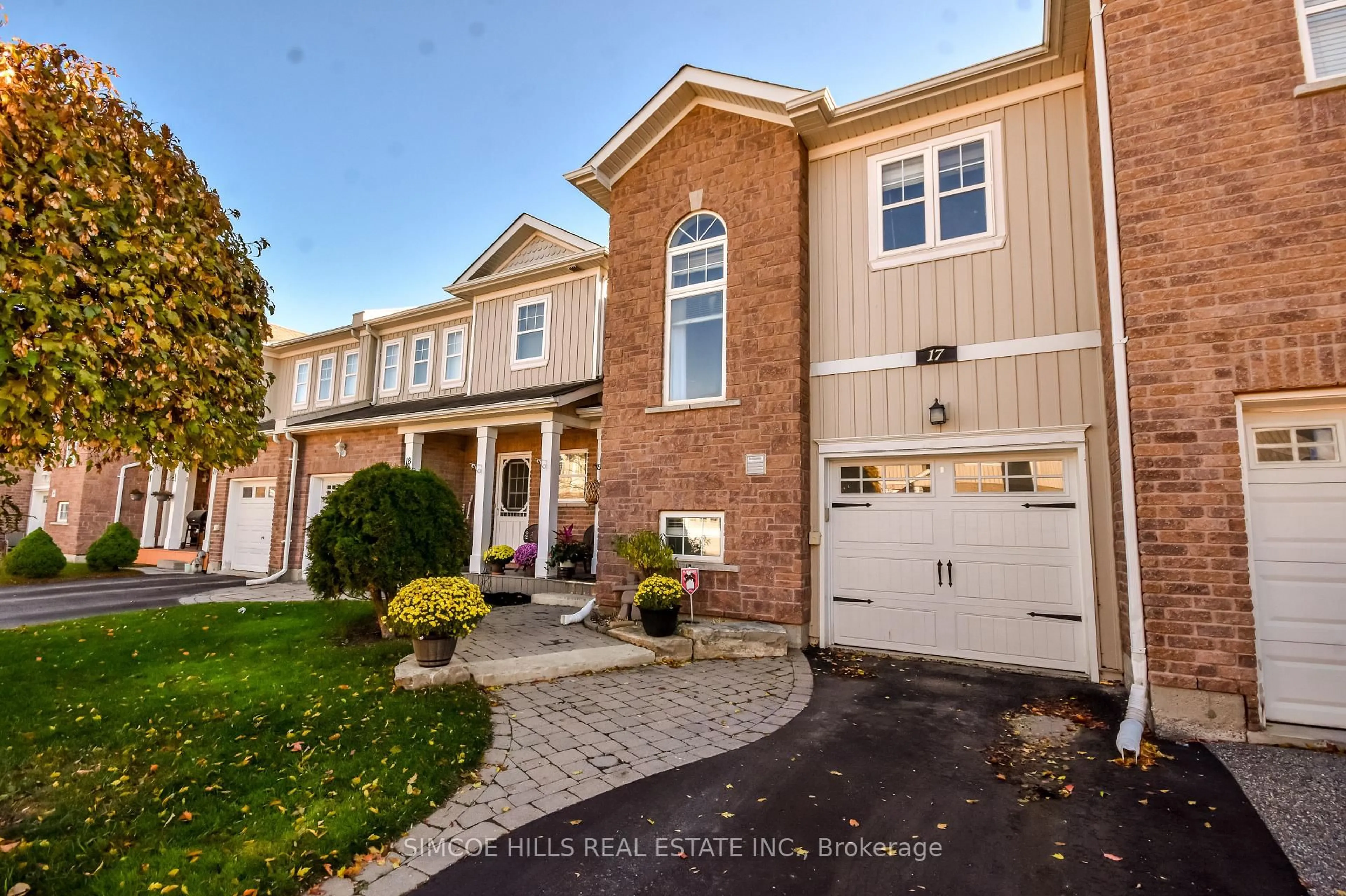 Home with brick exterior material, street for 800 West Ridge Blvd #17, Orillia Ontario L3V 0A1