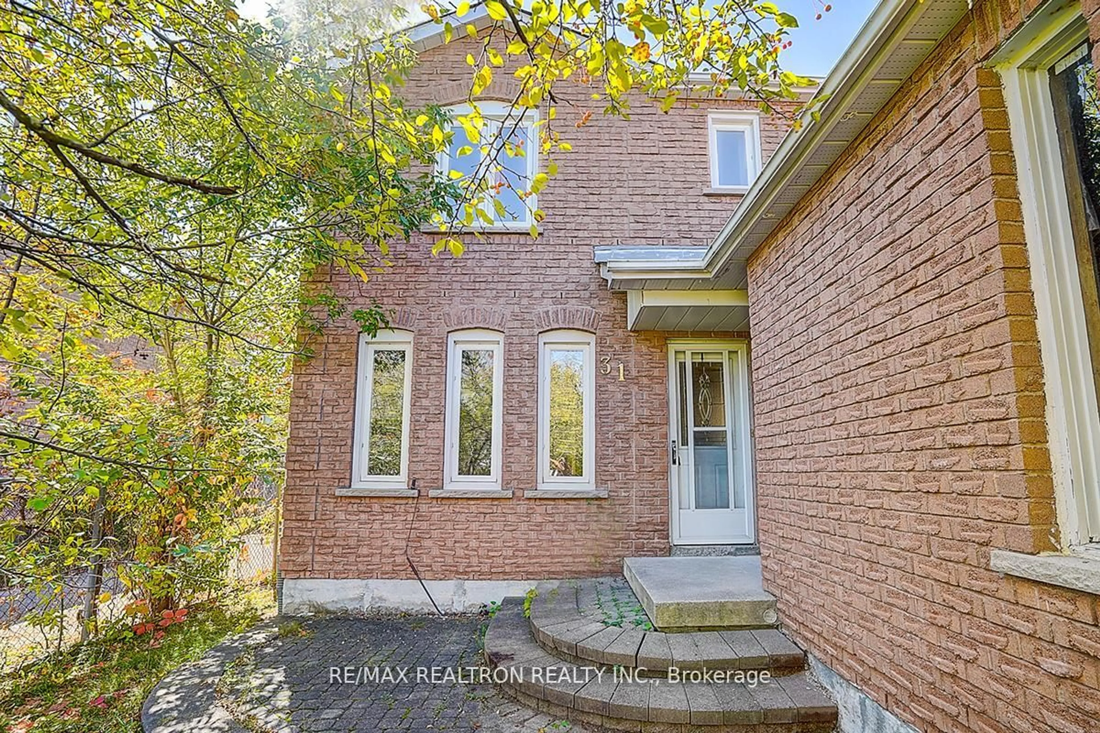 Home with brick exterior material, street for 31 Blair Cres, Barrie Ontario L4M 5Y7