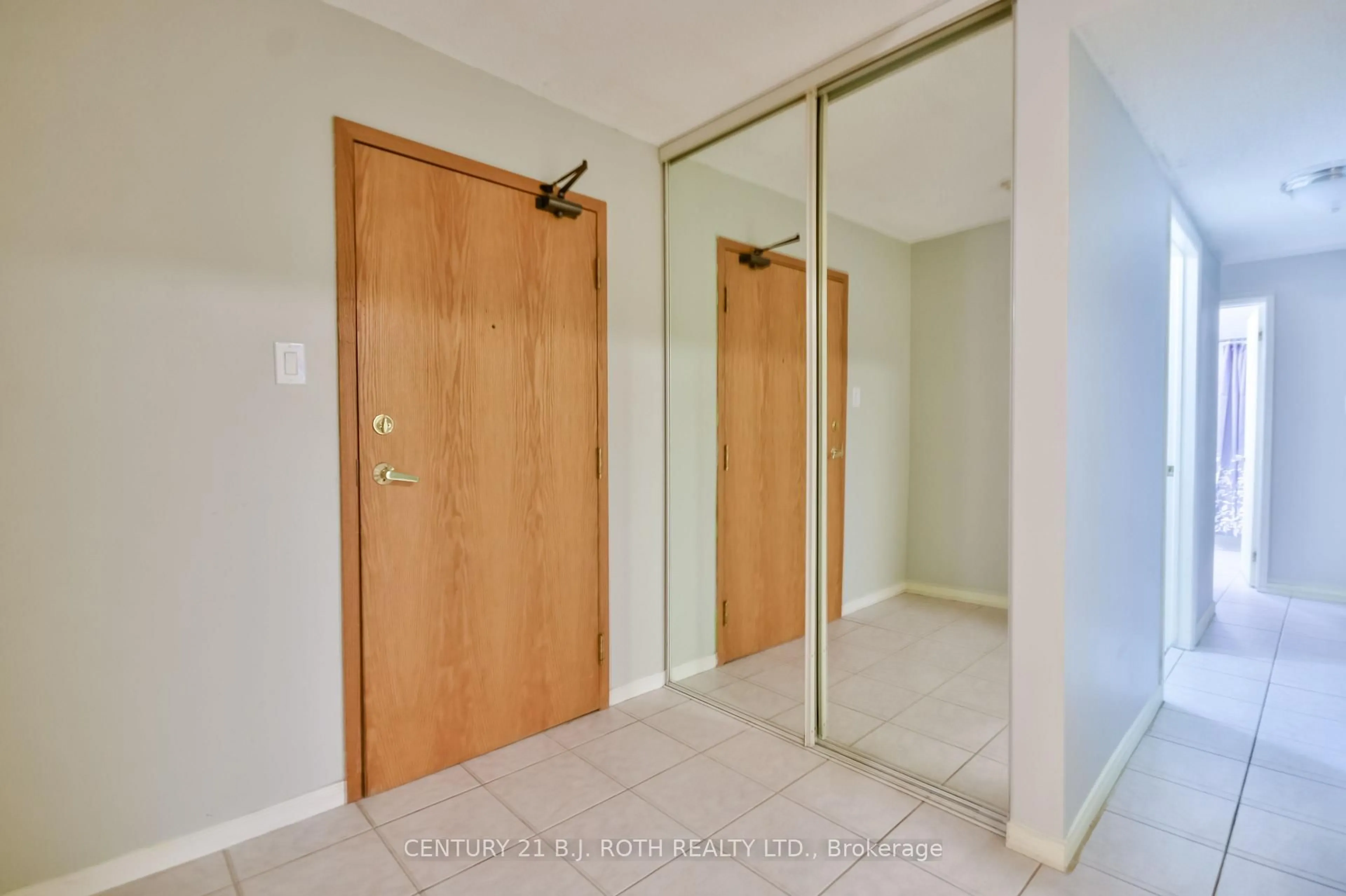 Unknown for 1 Quail Cres #211, Barrie Ontario L4N 6W9