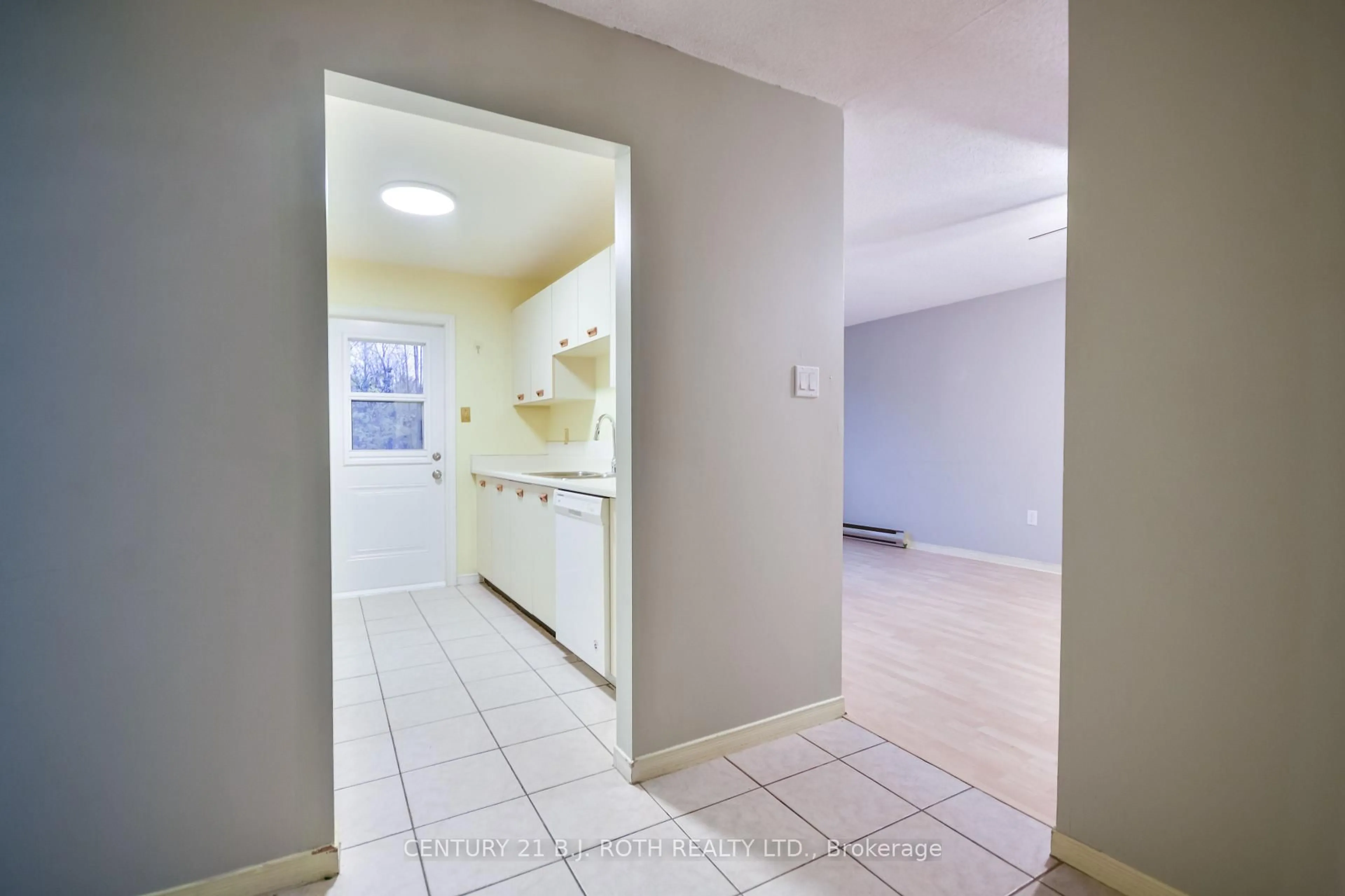 Unknown for 1 Quail Cres #211, Barrie Ontario L4N 6W9