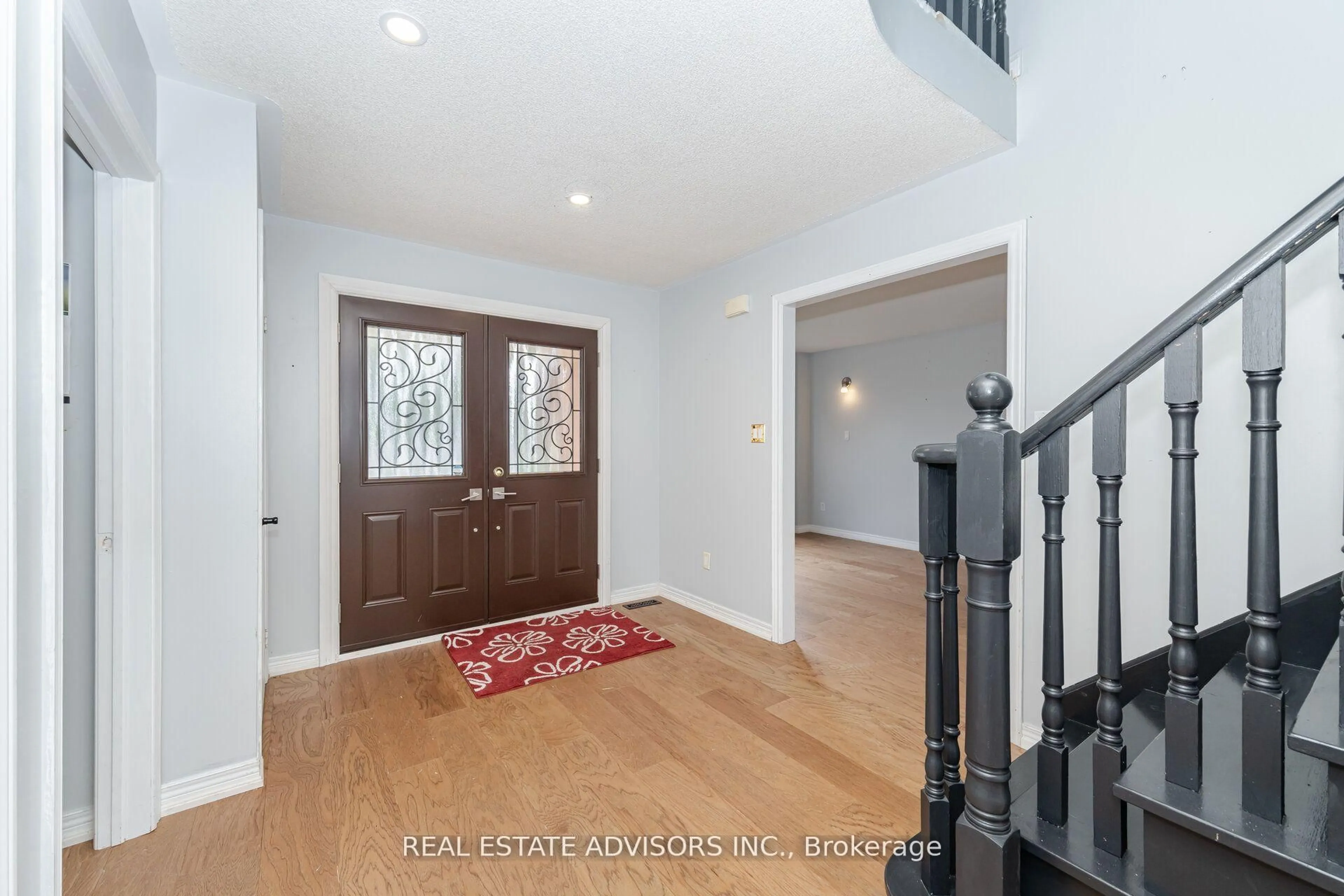 Indoor entryway for 186 Ferndale Dr, Barrie Ontario L4N 8A1