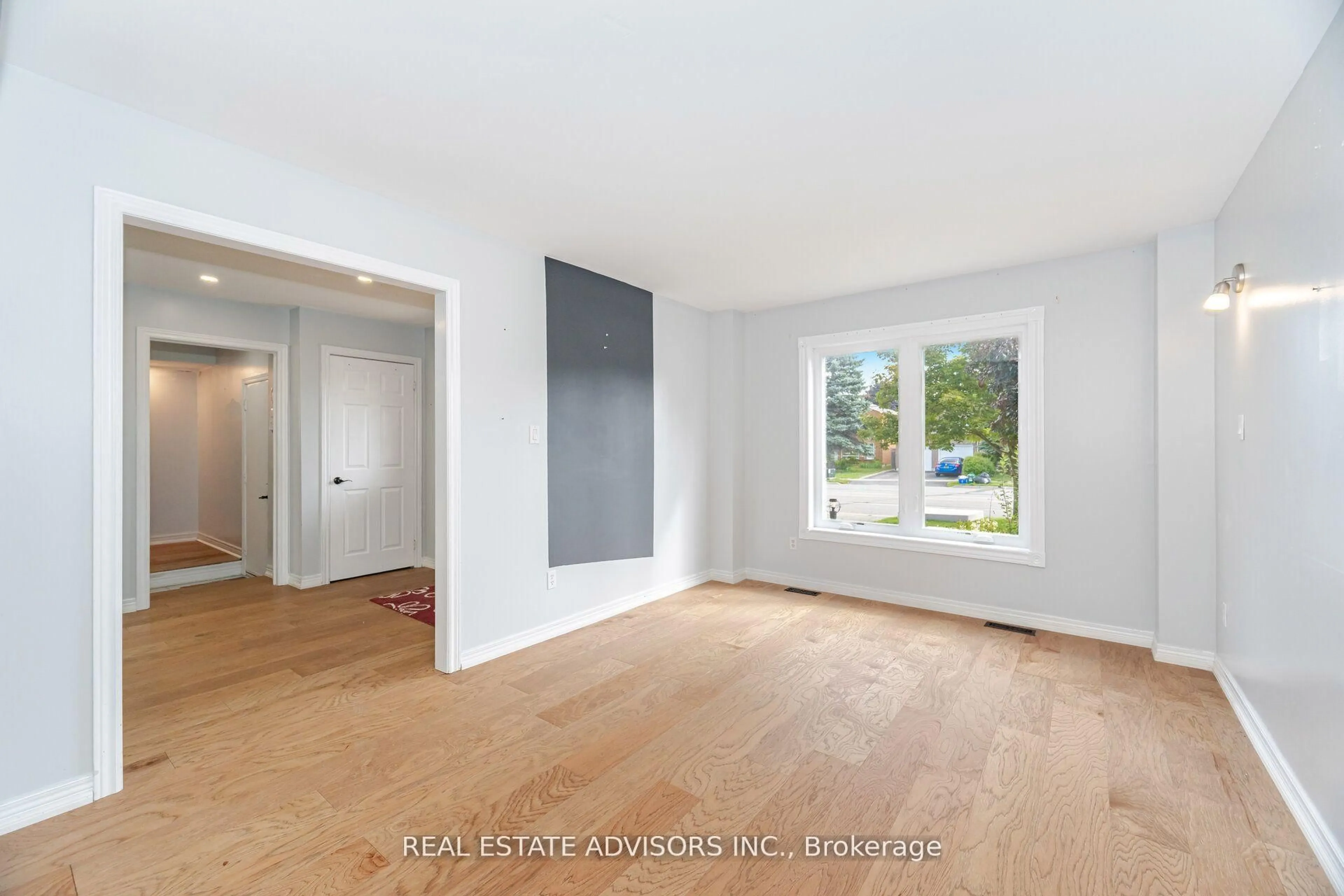 A pic of a room for 186 Ferndale Dr, Barrie Ontario L4N 8A1