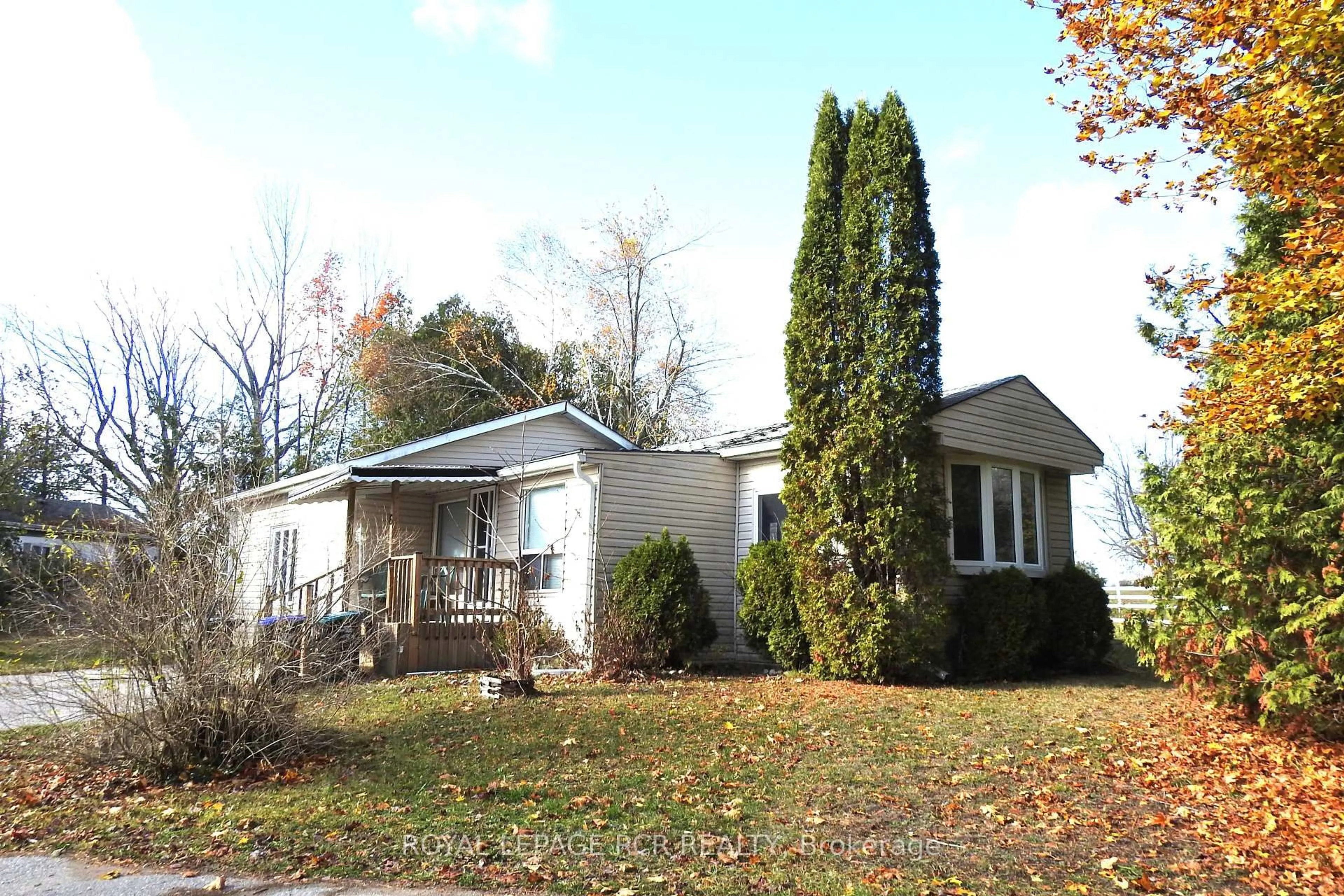 Home with vinyl exterior material, unknown for 6 Orr Dr, Oro-Medonte Ontario L3V 0P9