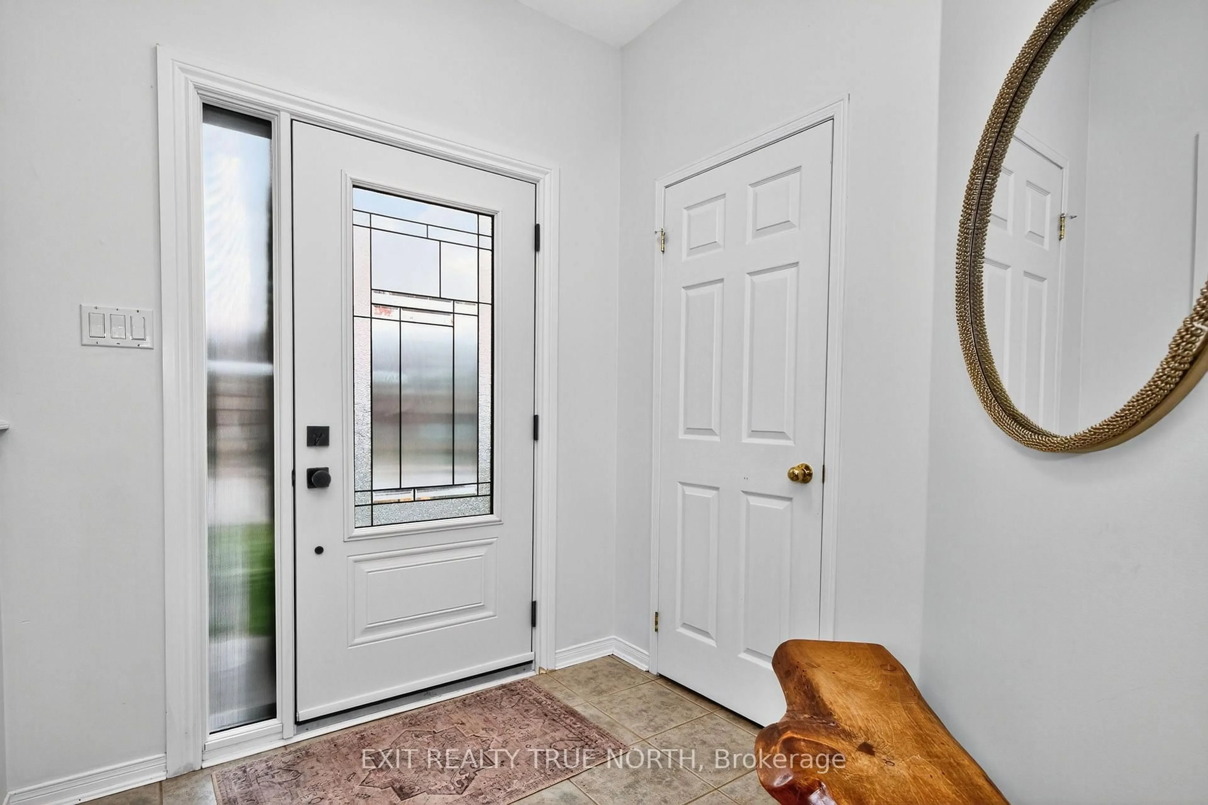 Indoor entryway for 59 Edwards Dr, Barrie Ontario L4N 9K8