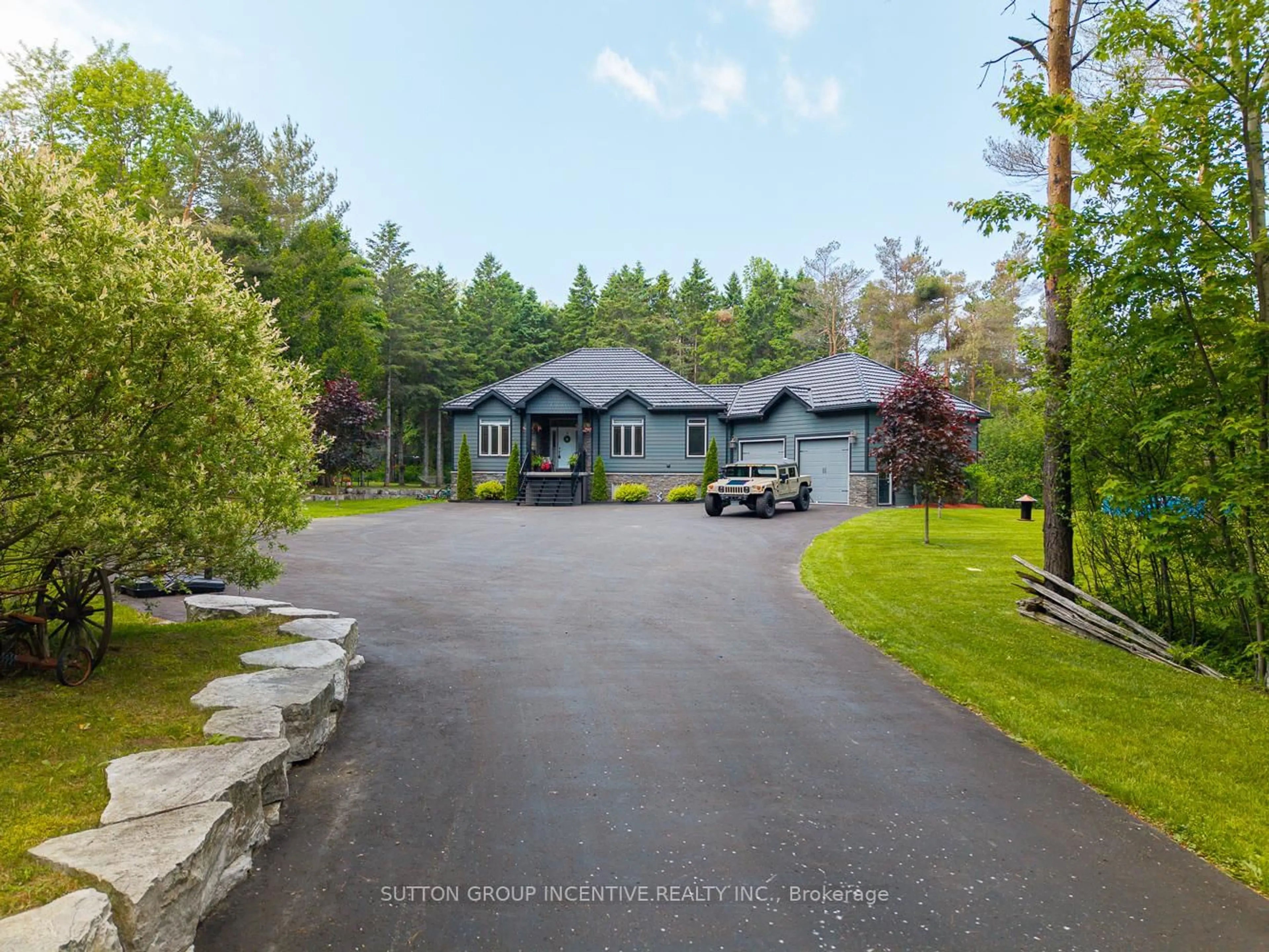 A pic from outside/outdoor area/front of a property/back of a property/a pic from drone, unknown for 7070 93 Highway, Tiny Ontario L0K 2E0