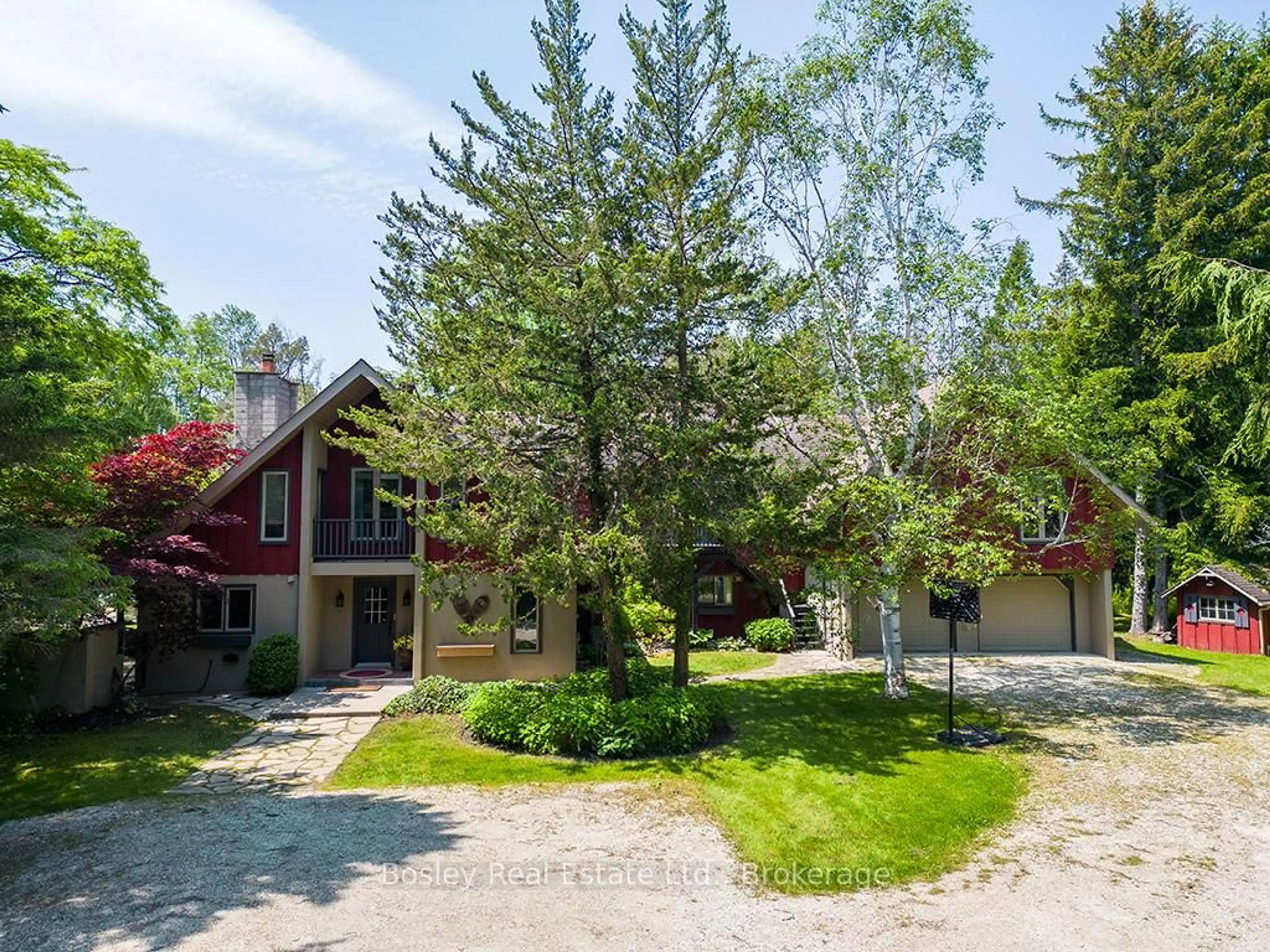 A pic from outside/outdoor area/front of a property/back of a property/a pic from drone, unknown for 53 Silver Creek Dr, Collingwood Ontario L9Y 4W9