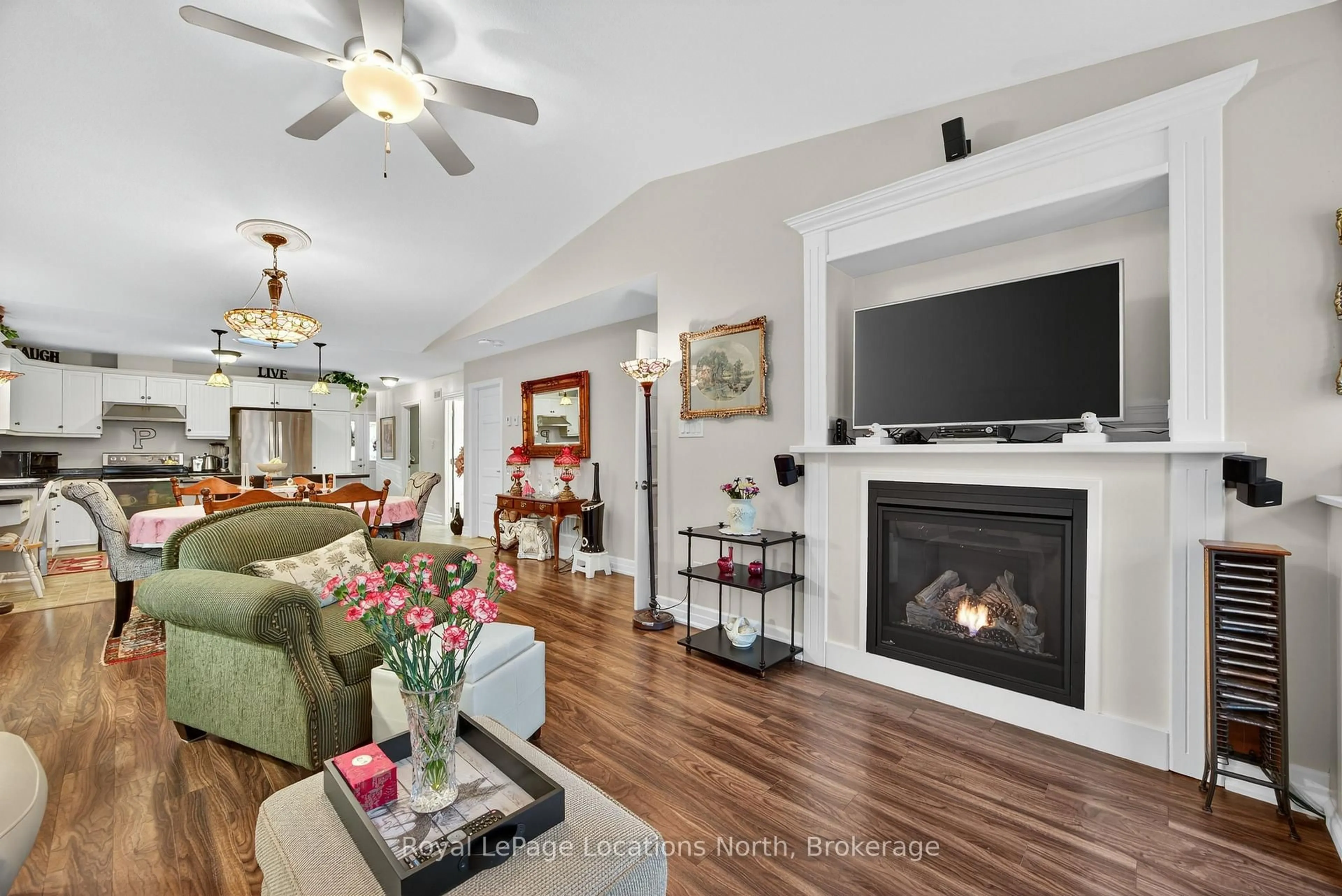 Living room with furniture, unknown for 19 Chestnut Lane, Wasaga Beach Ontario L9Z 0G4