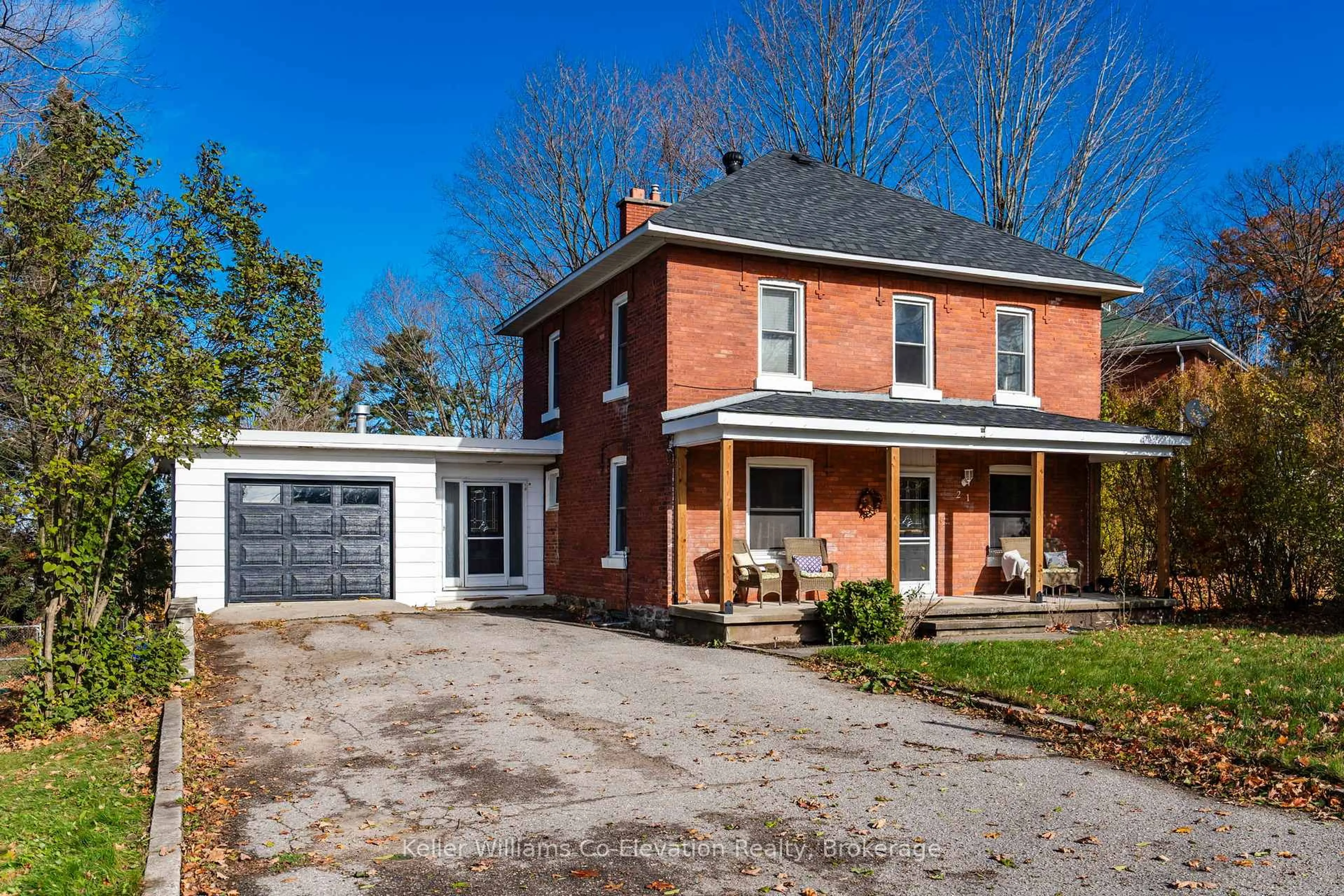Home with brick exterior material, street for 21 Robert St, Penetanguishene Ontario L9M 1A9