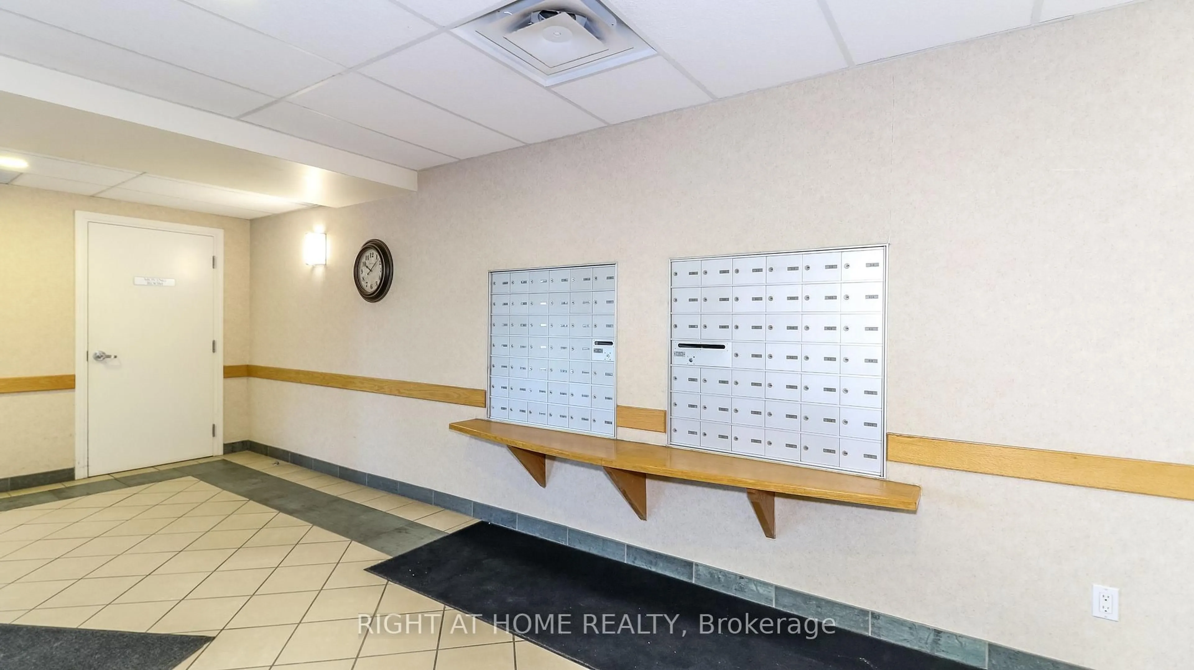 Unknown for 94 DEAN Ave #303, Barrie Ontario L4N 0M3