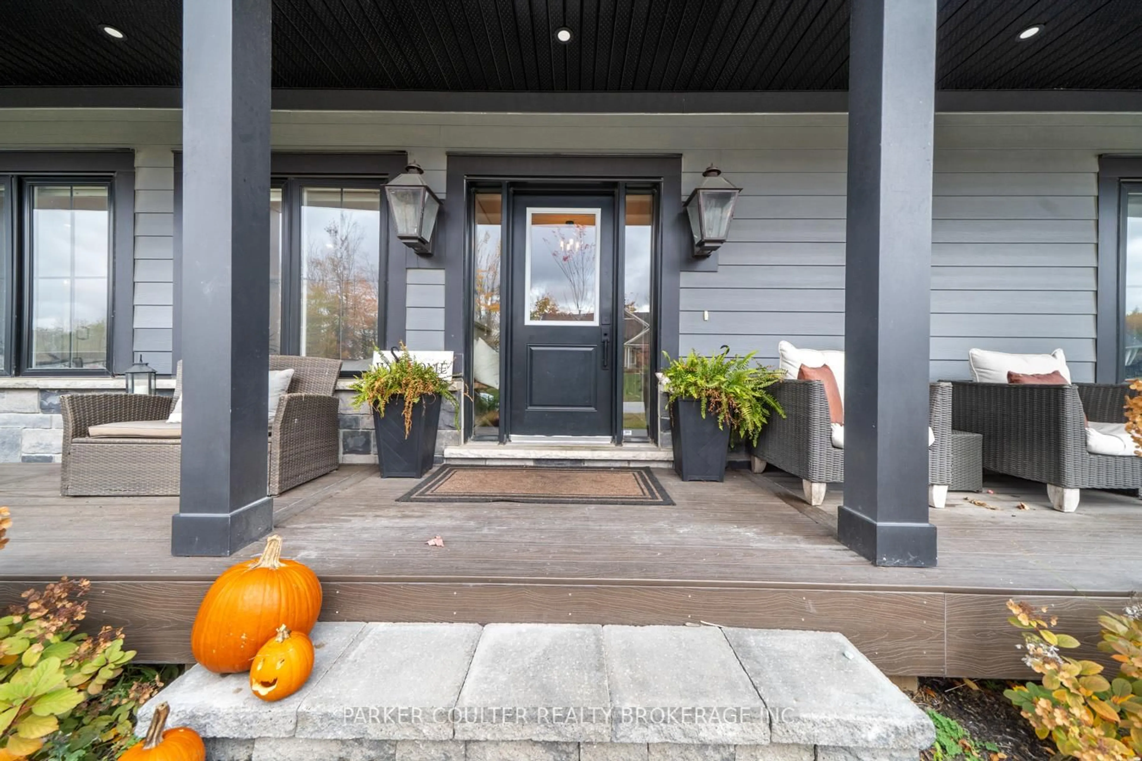 Indoor entryway for 62 Thoroughbred Dr, Oro-Medonte Ontario L0K 1E0