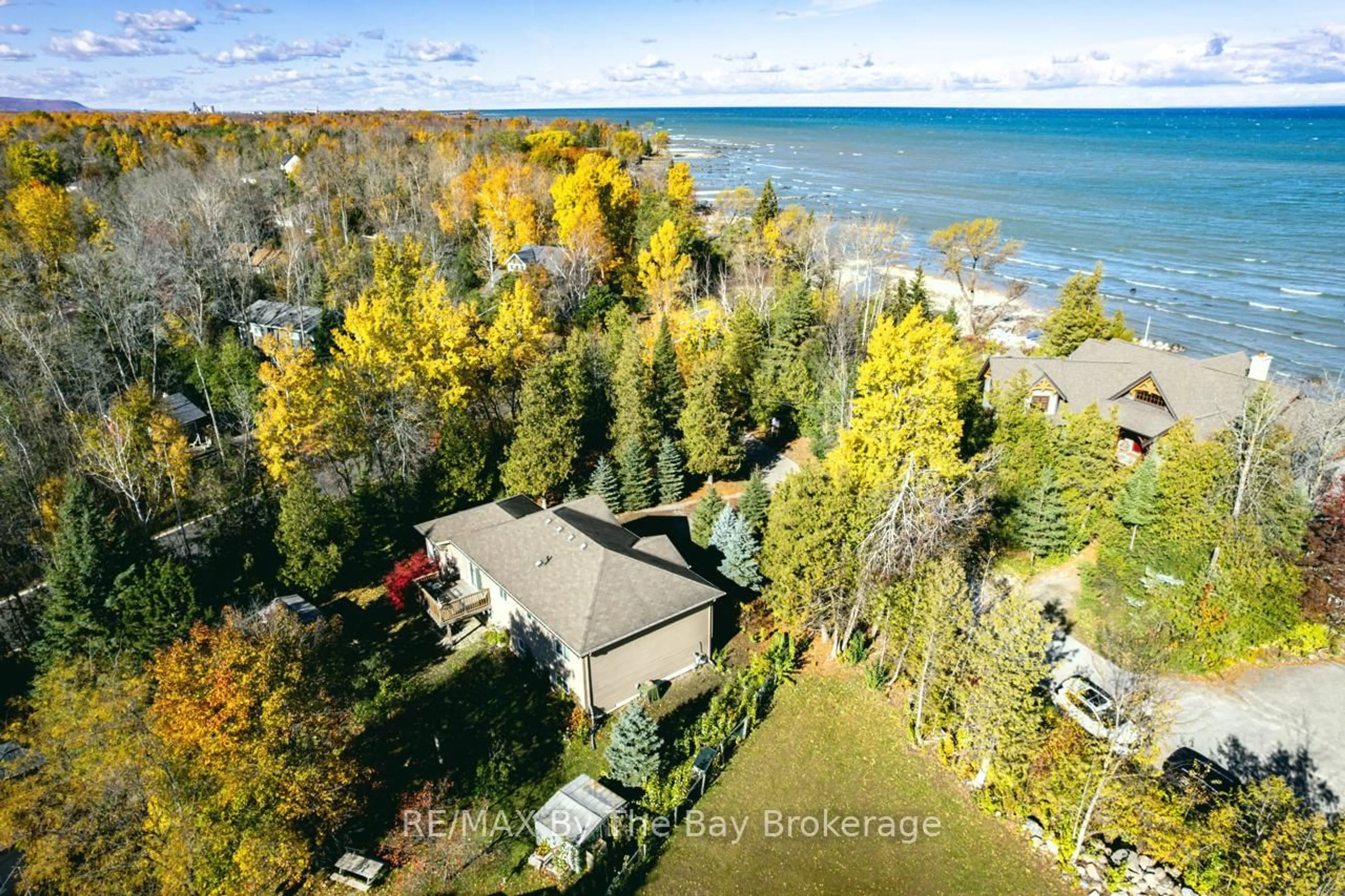 A pic from outside/outdoor area/front of a property/back of a property/a pic from drone, water/lake/river/ocean view for 45 William Ave, Wasaga Beach Ontario L9Z 2X3