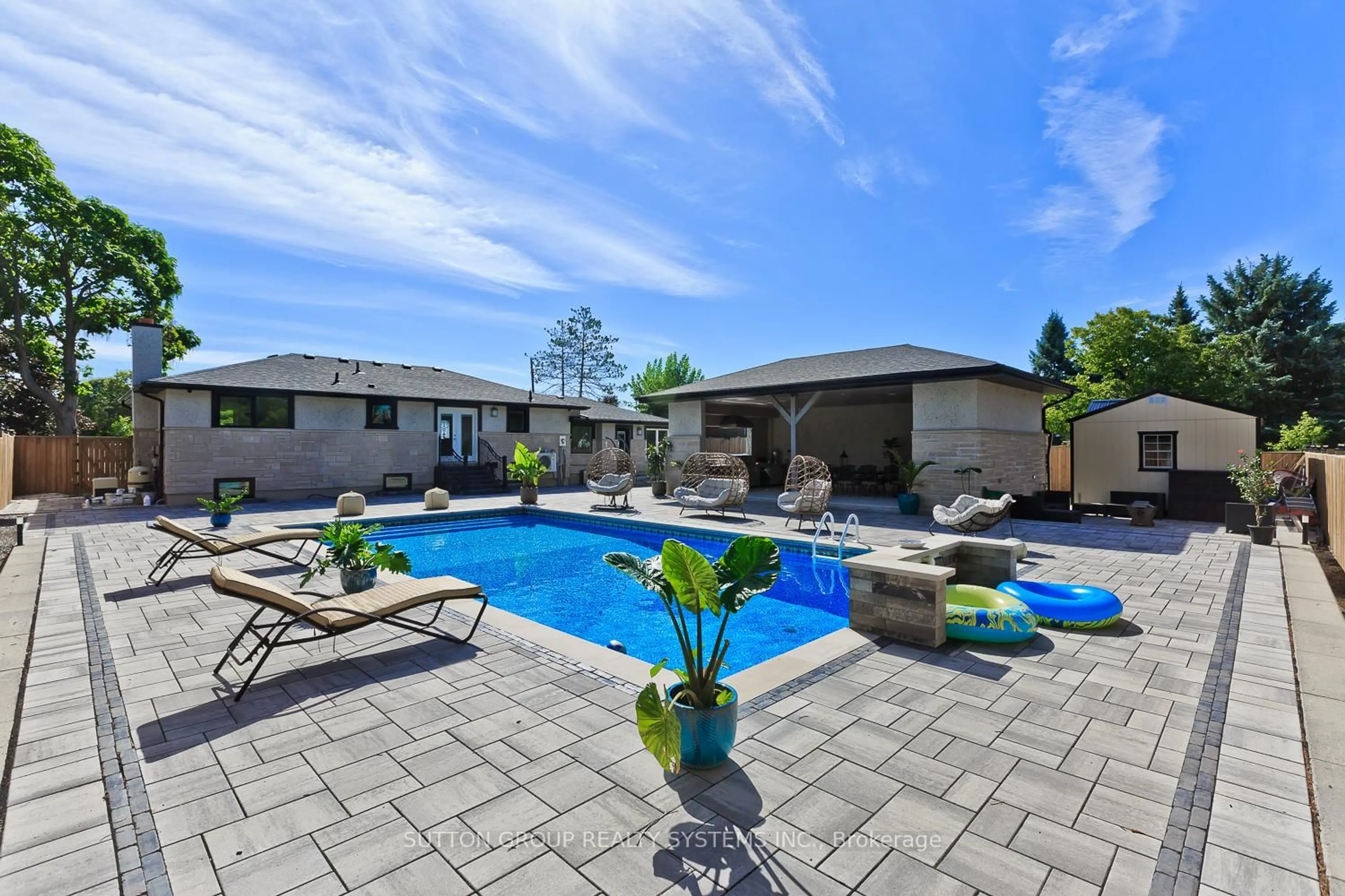 Pool for 214 ASHFORD Dr, Barrie Ontario L4N 4H3
