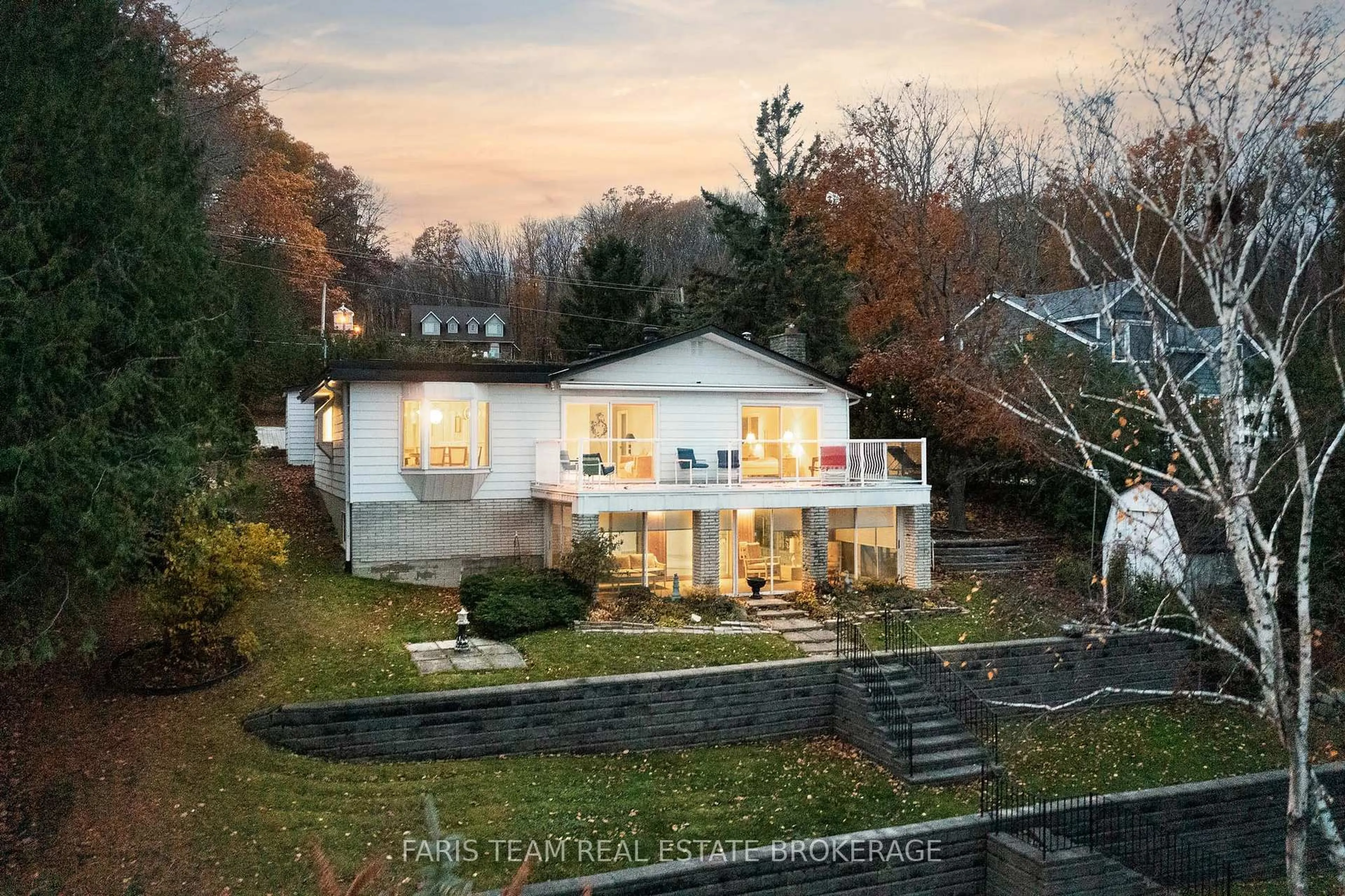 A pic from outside/outdoor area/front of a property/back of a property/a pic from drone, unknown for 481 Islandview Lane, Midland Ontario L4R 5H4