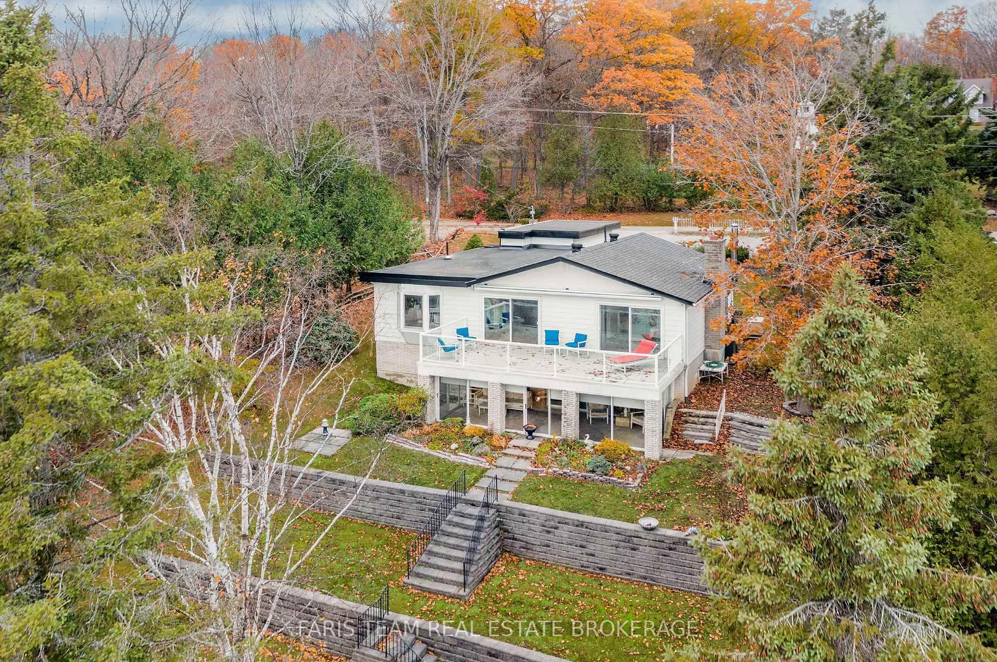 A pic from outside/outdoor area/front of a property/back of a property/a pic from drone, water/lake/river/ocean view for 481 Islandview Lane, Midland Ontario L4R 5H4