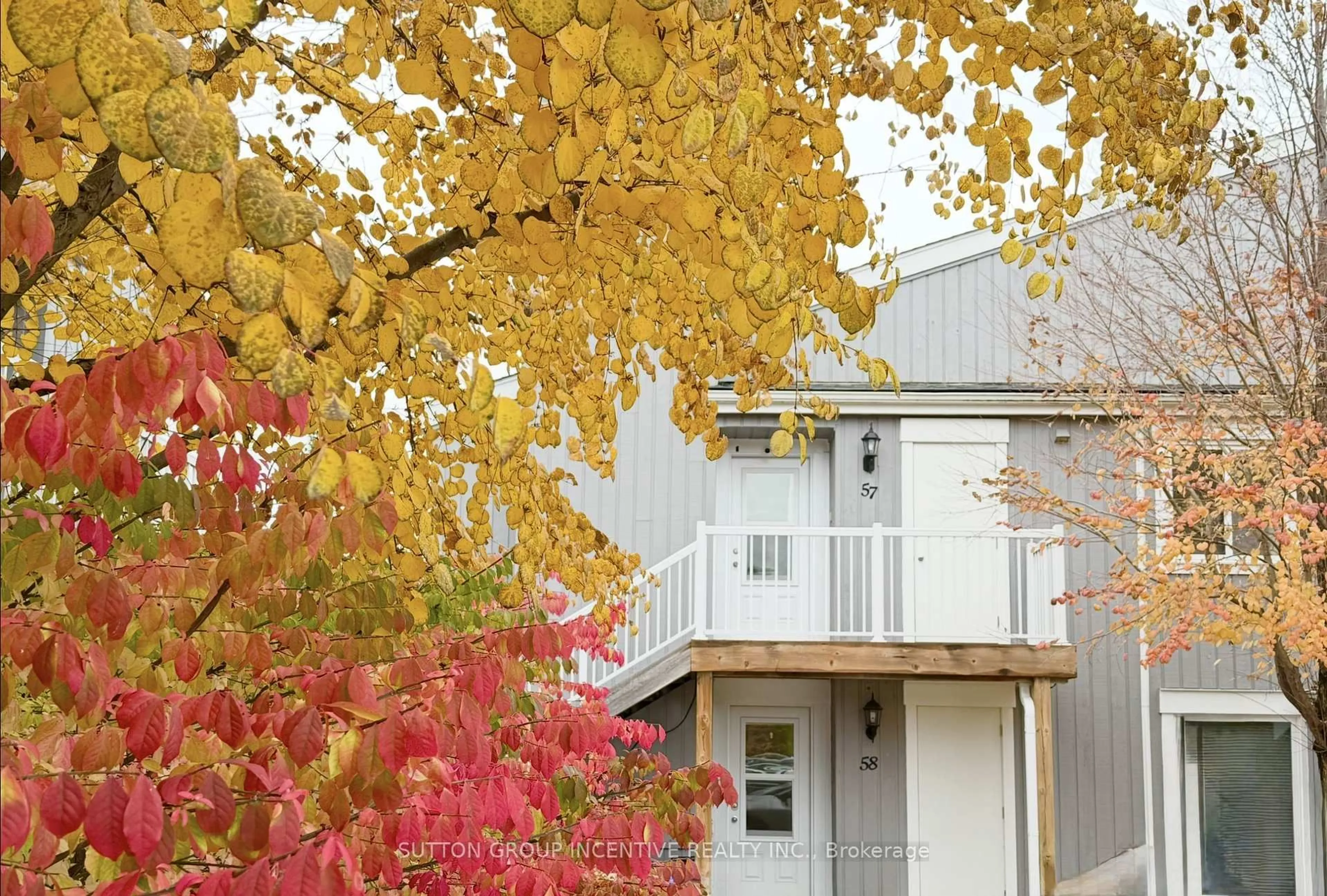 Patio, street for 19 Dawson Dr #57, Collingwood Ontario L9Y 5B4