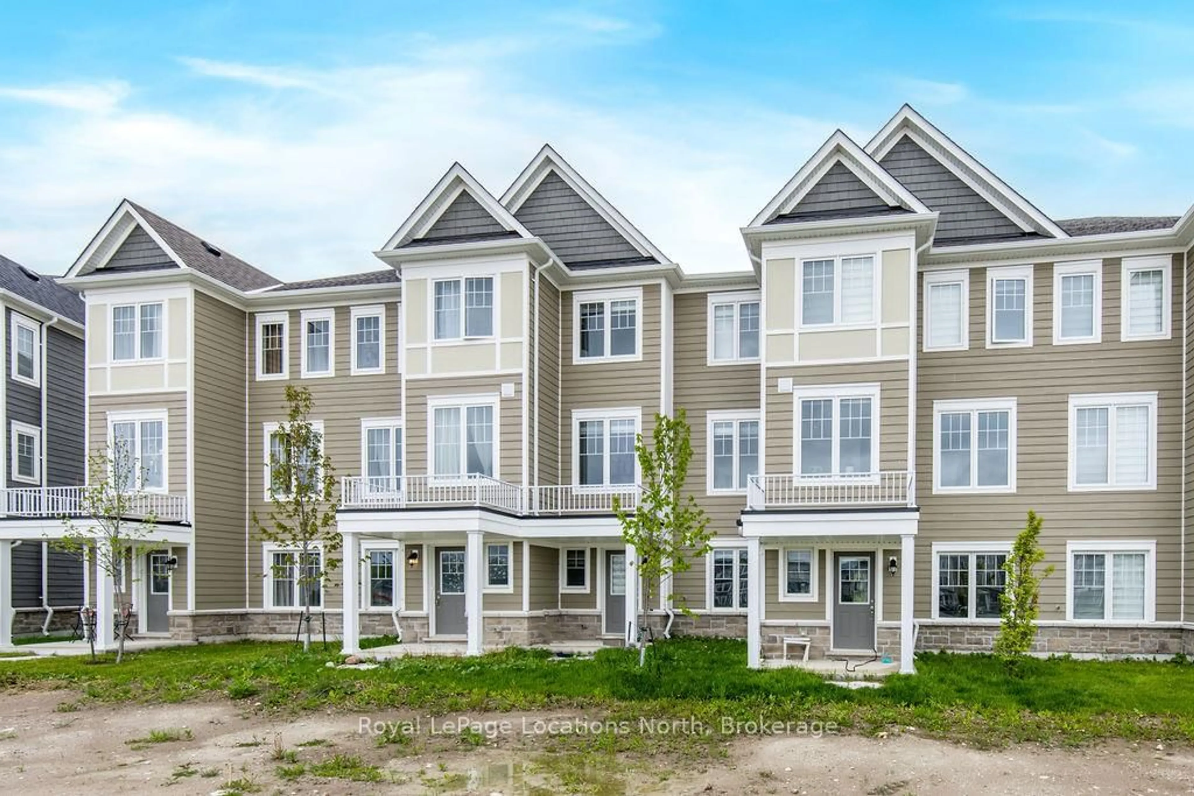 Home with vinyl exterior material, unknown for 17 Sama Way, Wasaga Beach Ontario L9Z 0K3