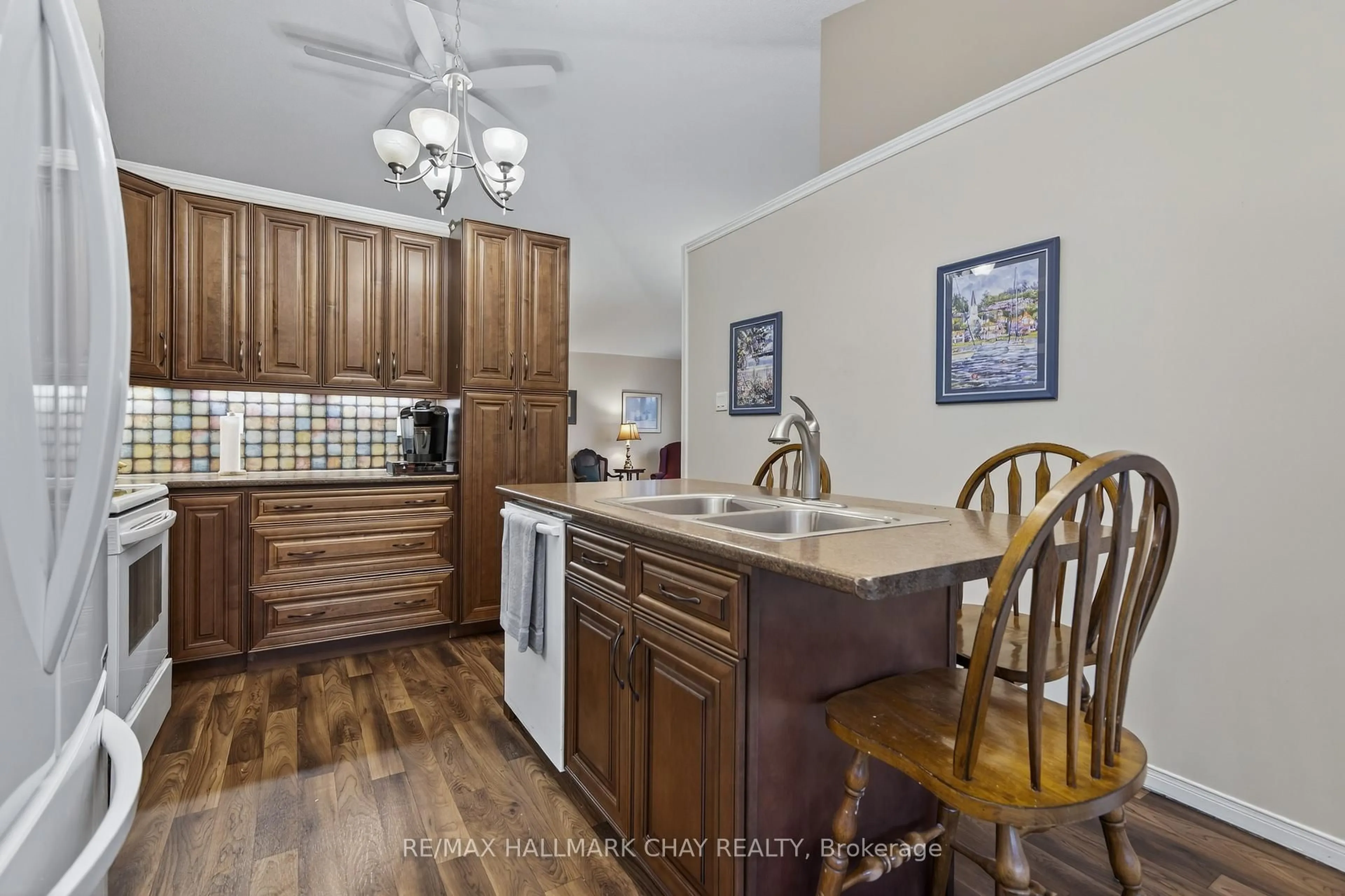 Unknown for 15 Webb St, Barrie Ontario L4N 6V2