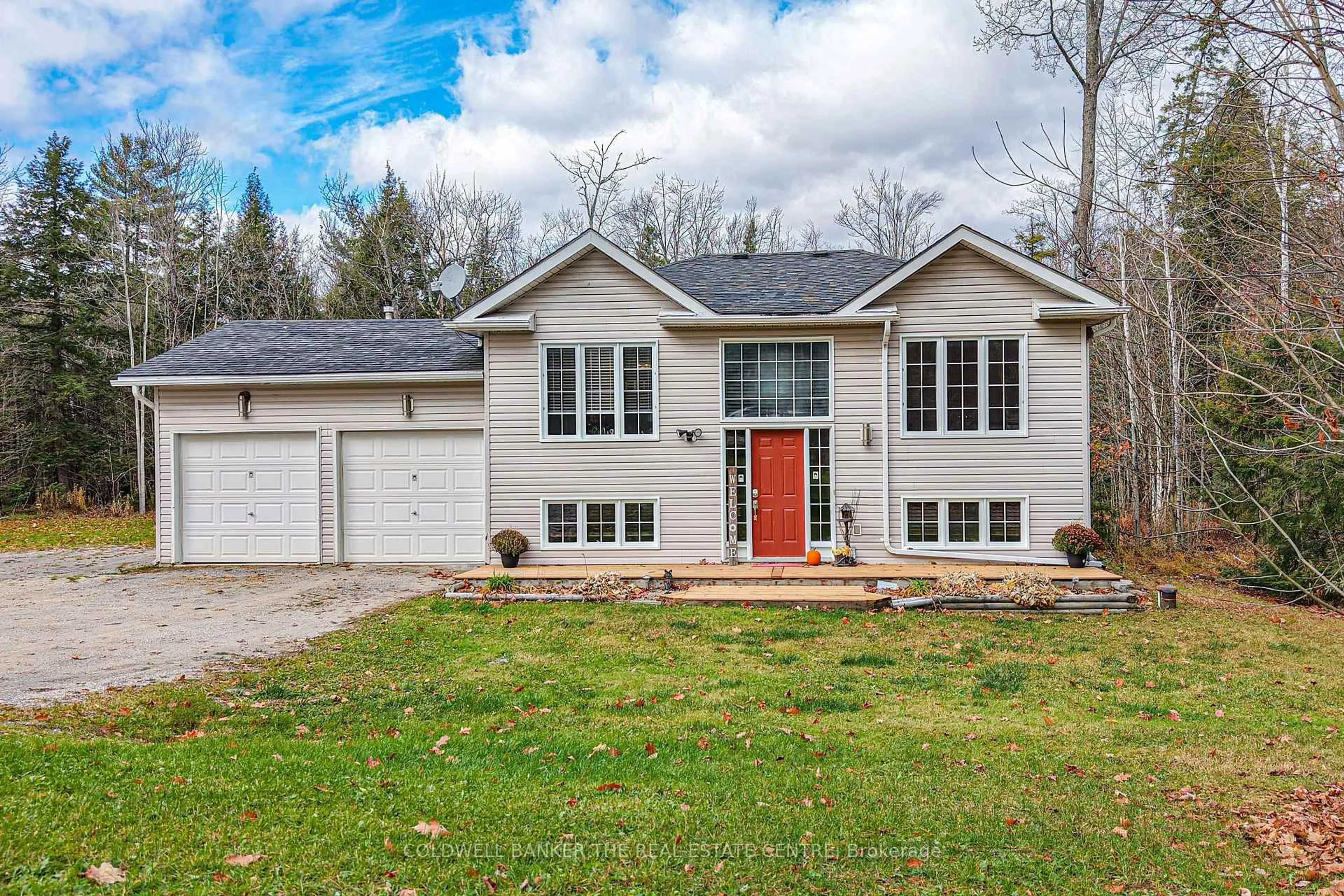 Home with vinyl exterior material, street for 1670 Fairgrounds Rd, Ramara Ontario L0K 2B0