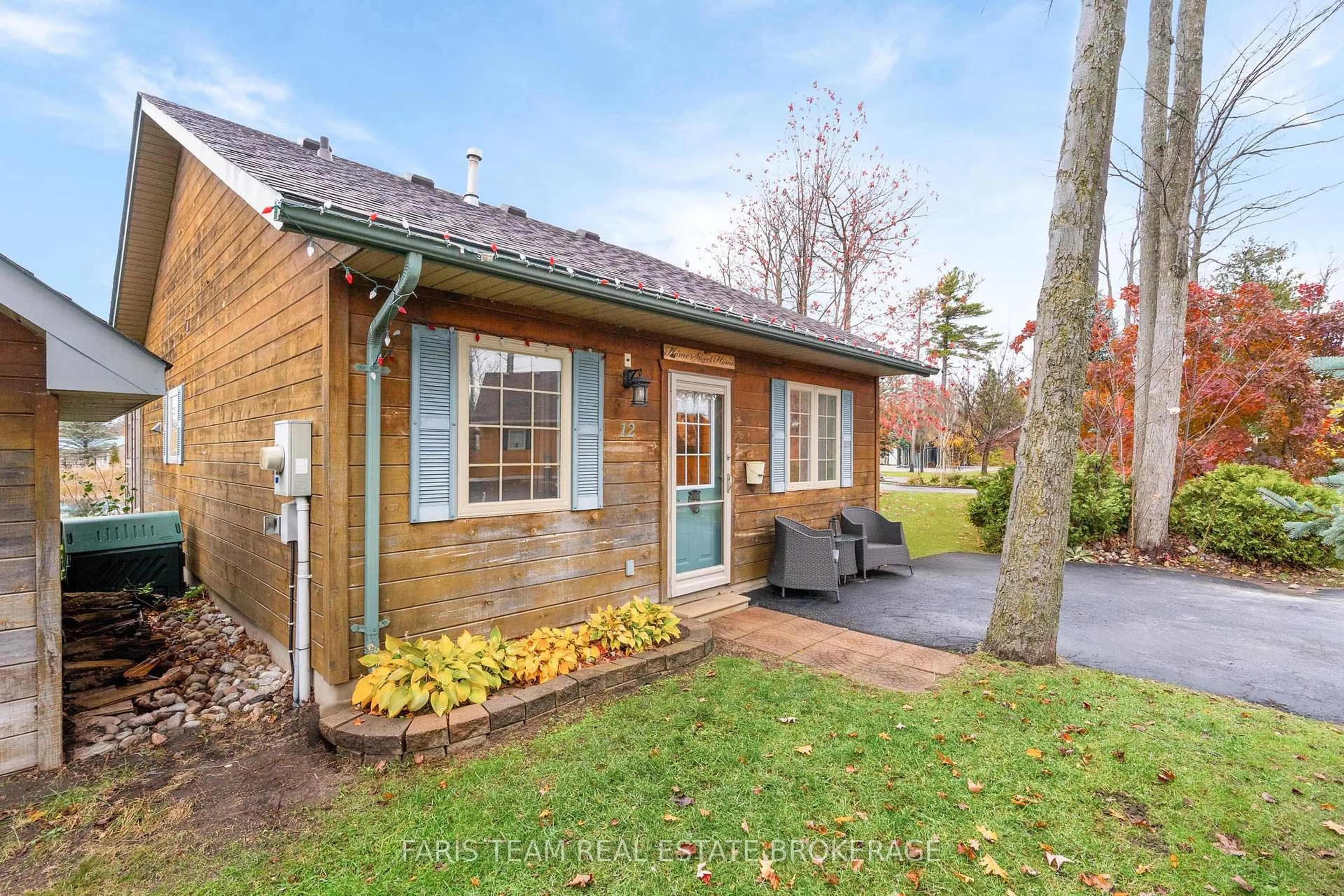 Home with brick exterior material, street for 12 Cabin Cres, Wasaga Beach Ontario L9Z 1X7