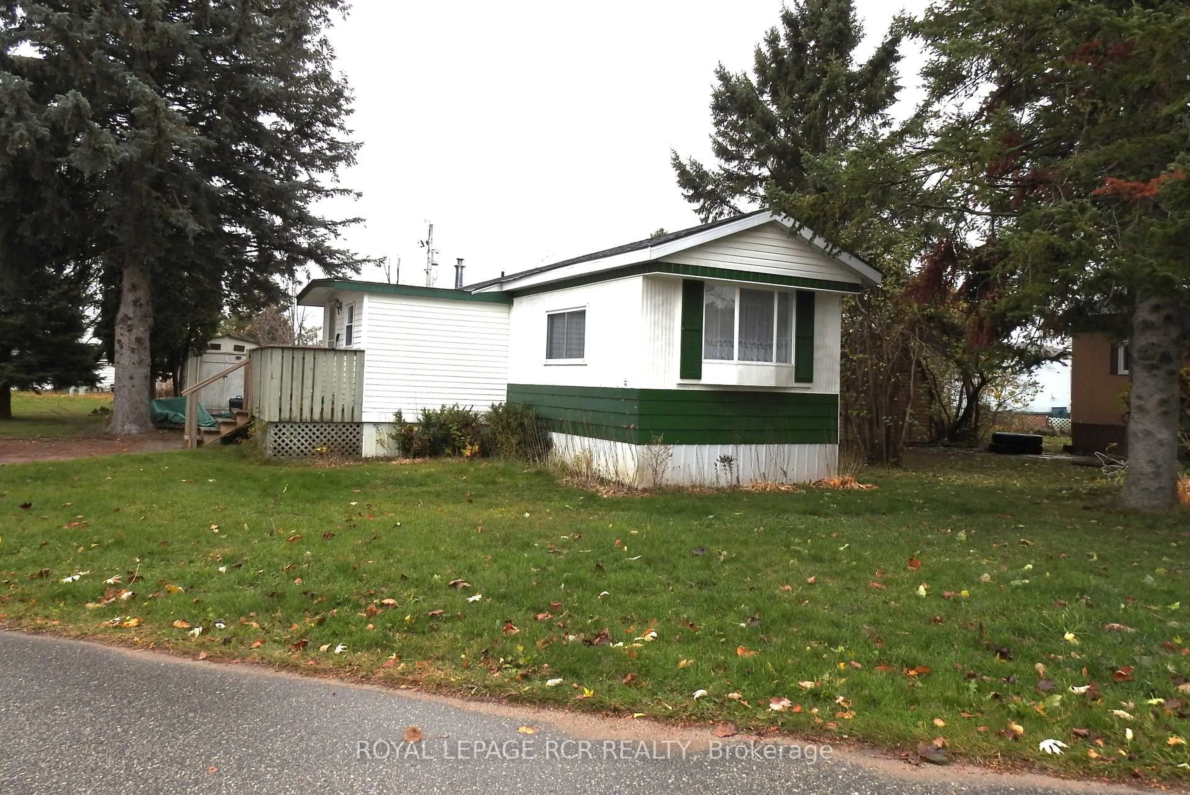 Home with vinyl exterior material, street for 8 Fergushill Rd, Oro-Medonte Ontario L3V 0P9