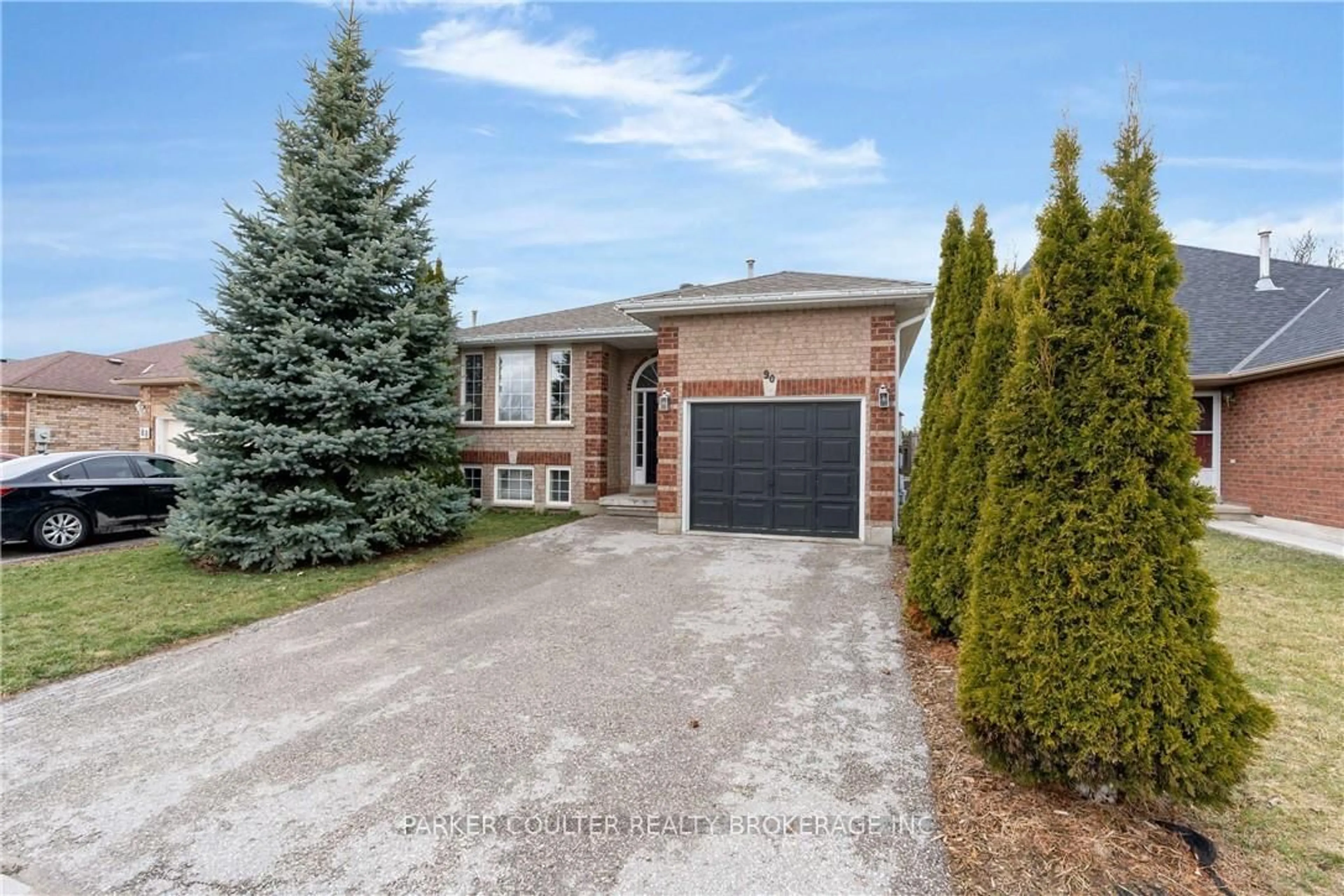 Home with brick exterior material, street for 90 Larkin Dr, Barrie Ontario L4M 7B4