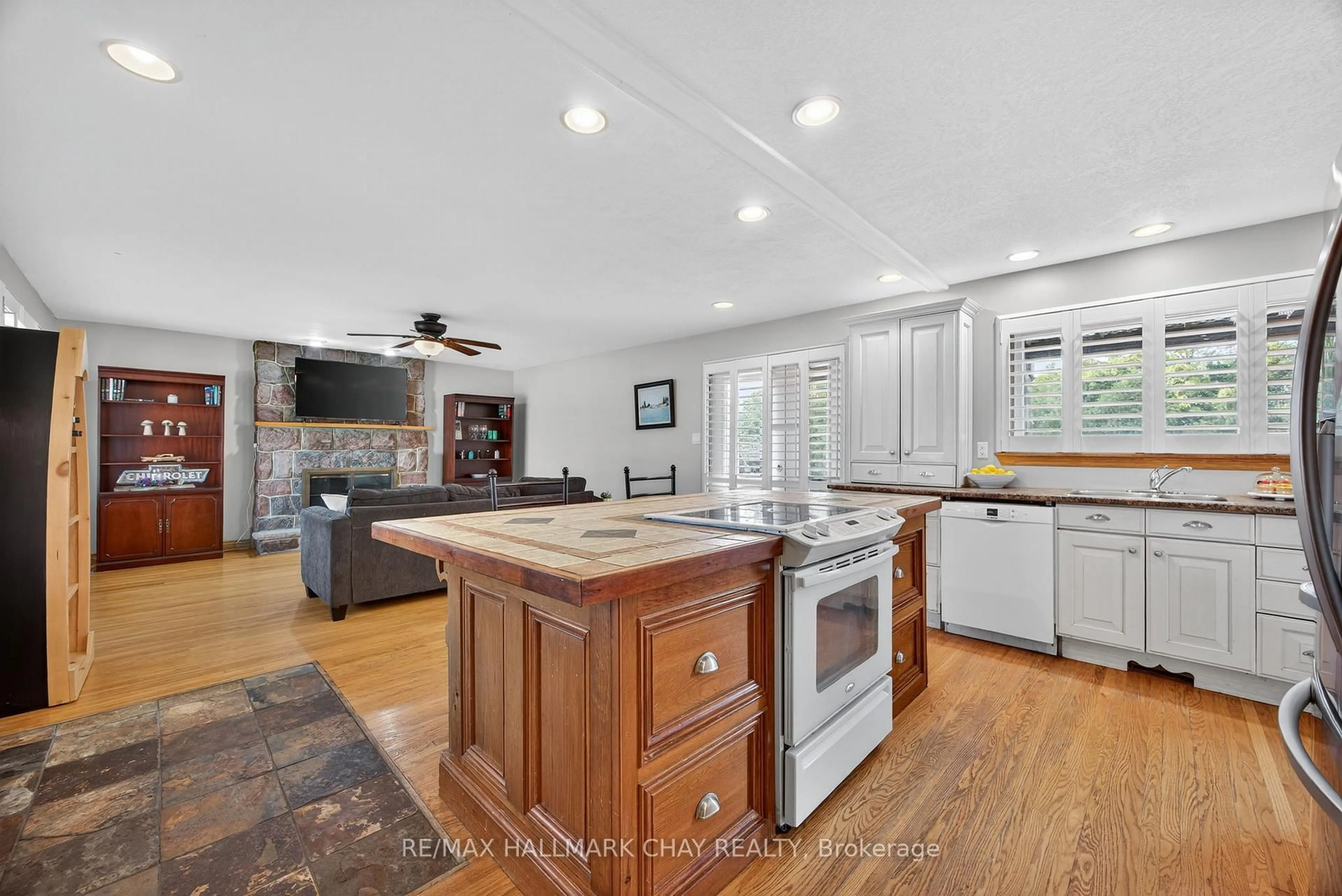 Open concept kitchen, unknown for 451 Jamieson Dr, Orillia Ontario L3V 4Y6