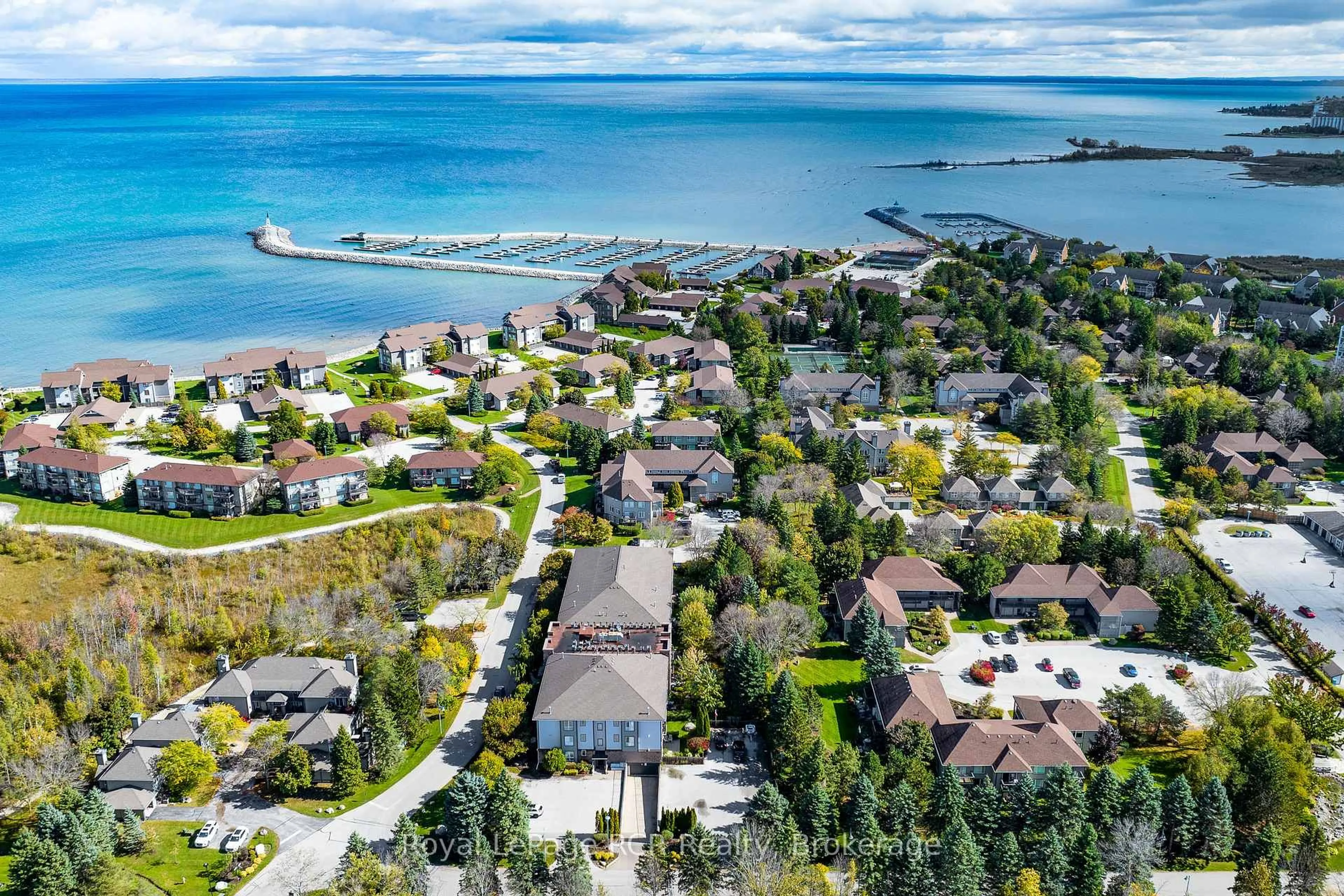 A pic from outside/outdoor area/front of a property/back of a property/a pic from drone, water/lake/river/ocean view for 750 Johnston Park Ave #2006, Collingwood Ontario L9Y 5C7