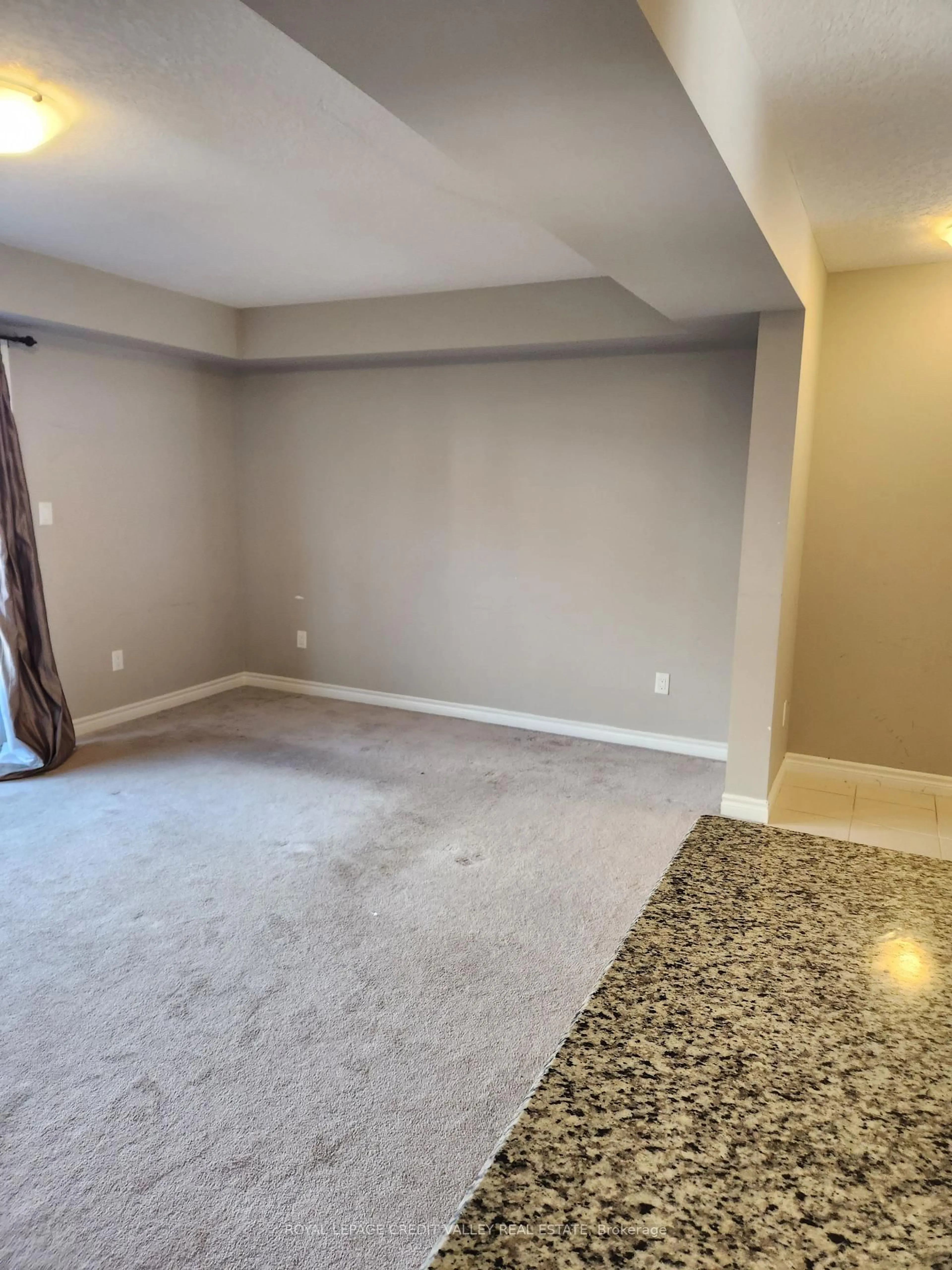 A pic of a room for 984 Wright Dr, Midland Ontario L4R 0E4