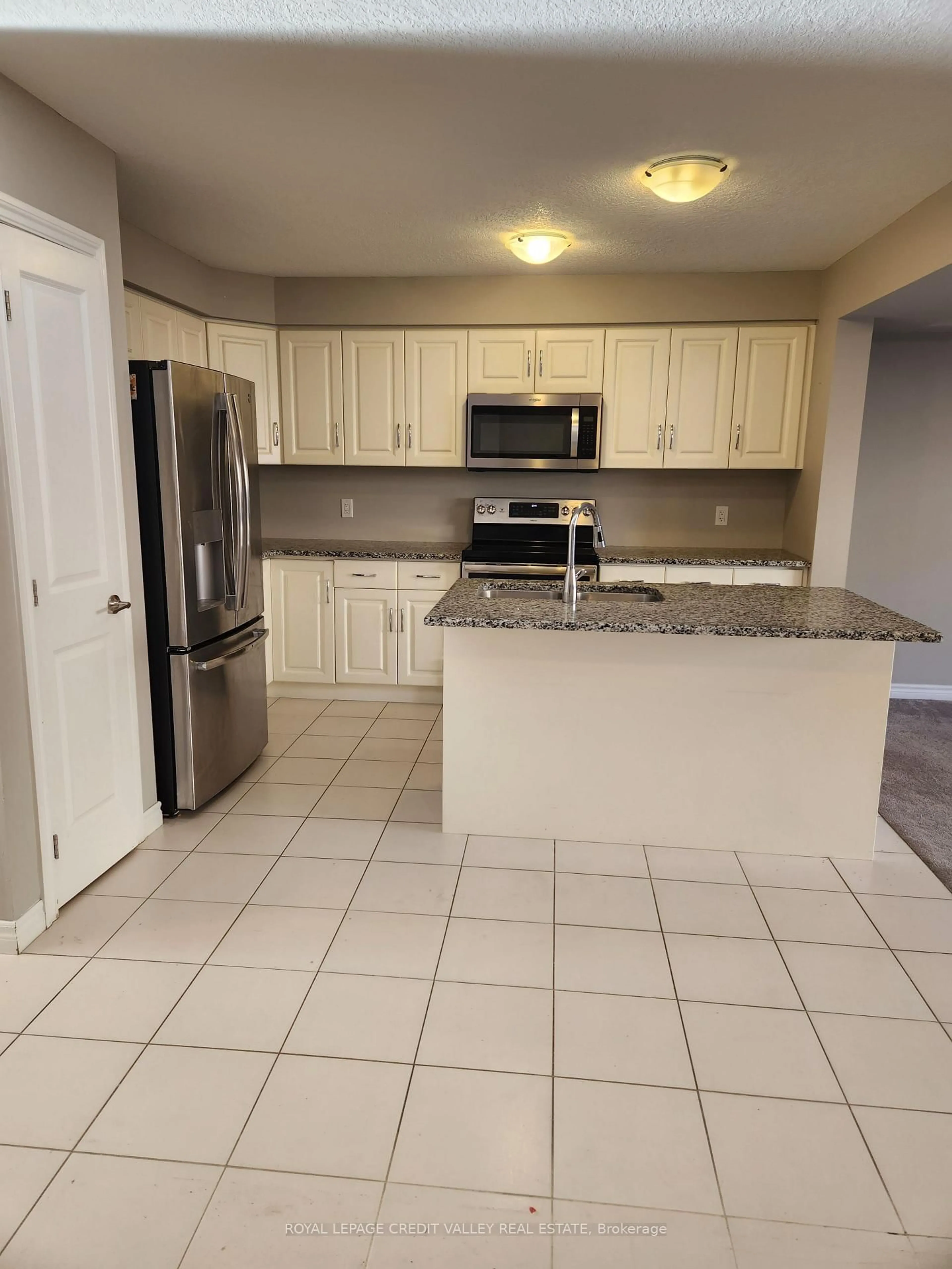 Unknown for 984 Wright Dr, Midland Ontario L4R 0E4