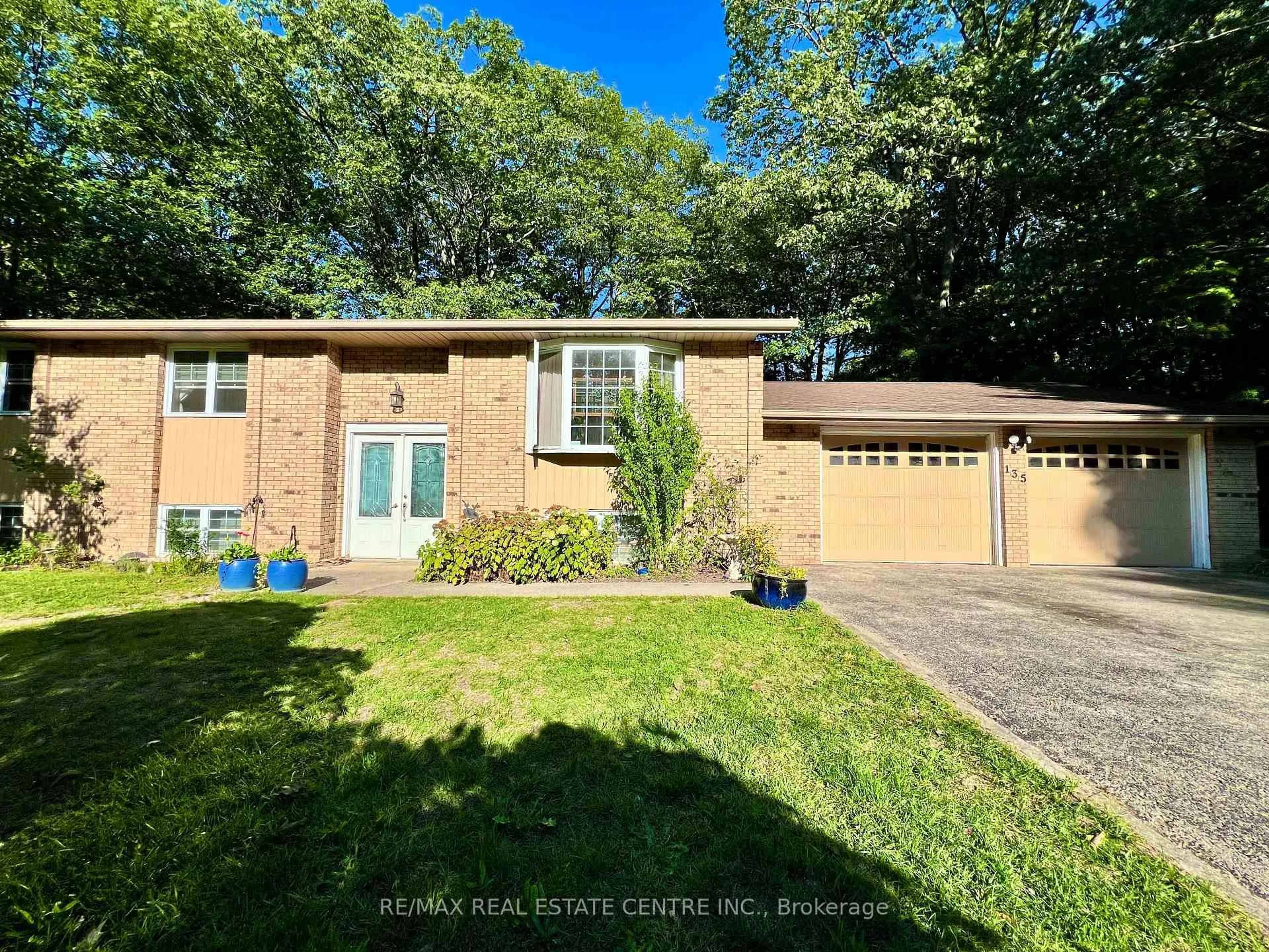 Unknown for 135 CHRISTOPHER Ave, Wasaga Beach Ontario L9Z 1S4