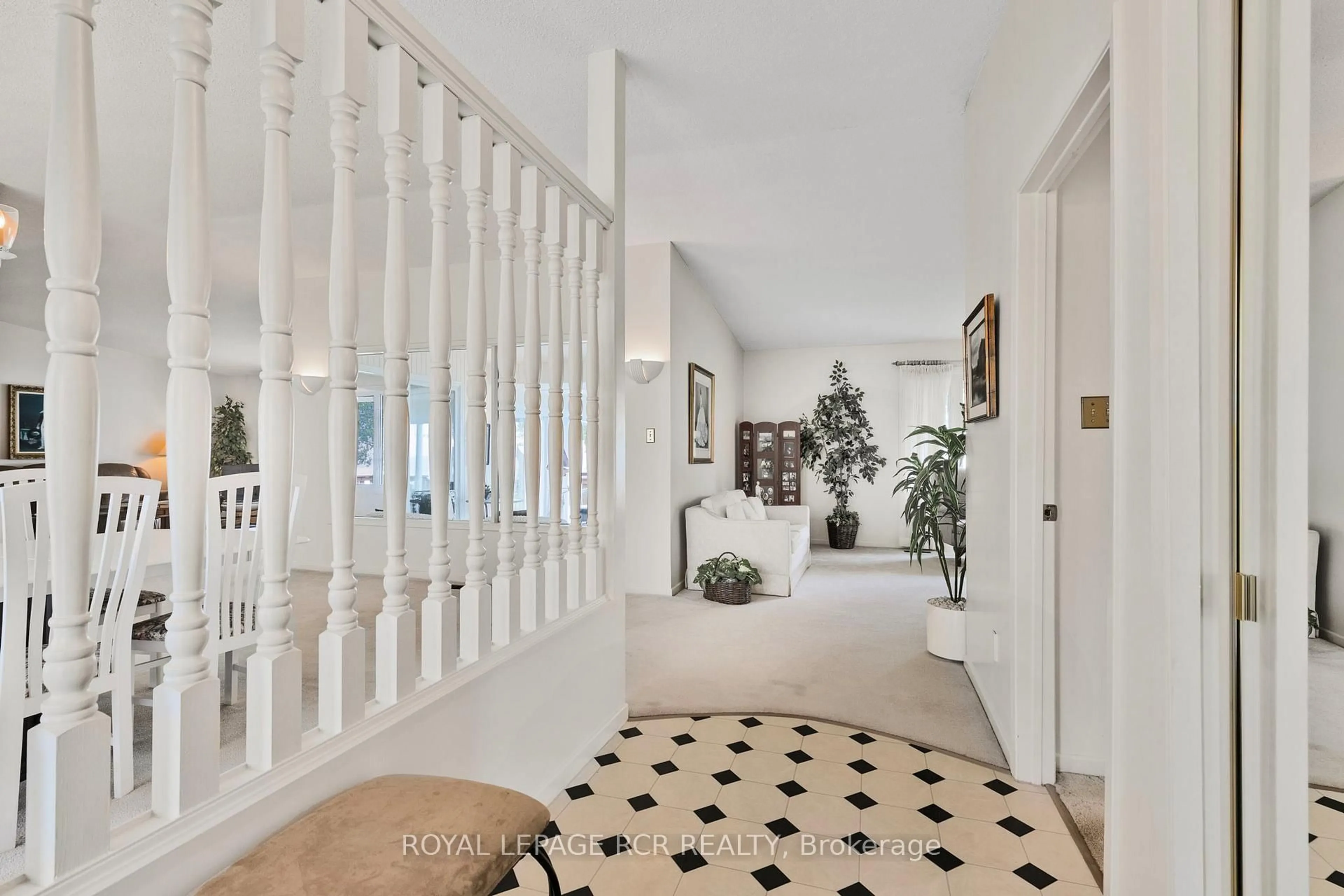 Indoor foyer for 5 Park Lane, Ramara Ontario L0K 1B0