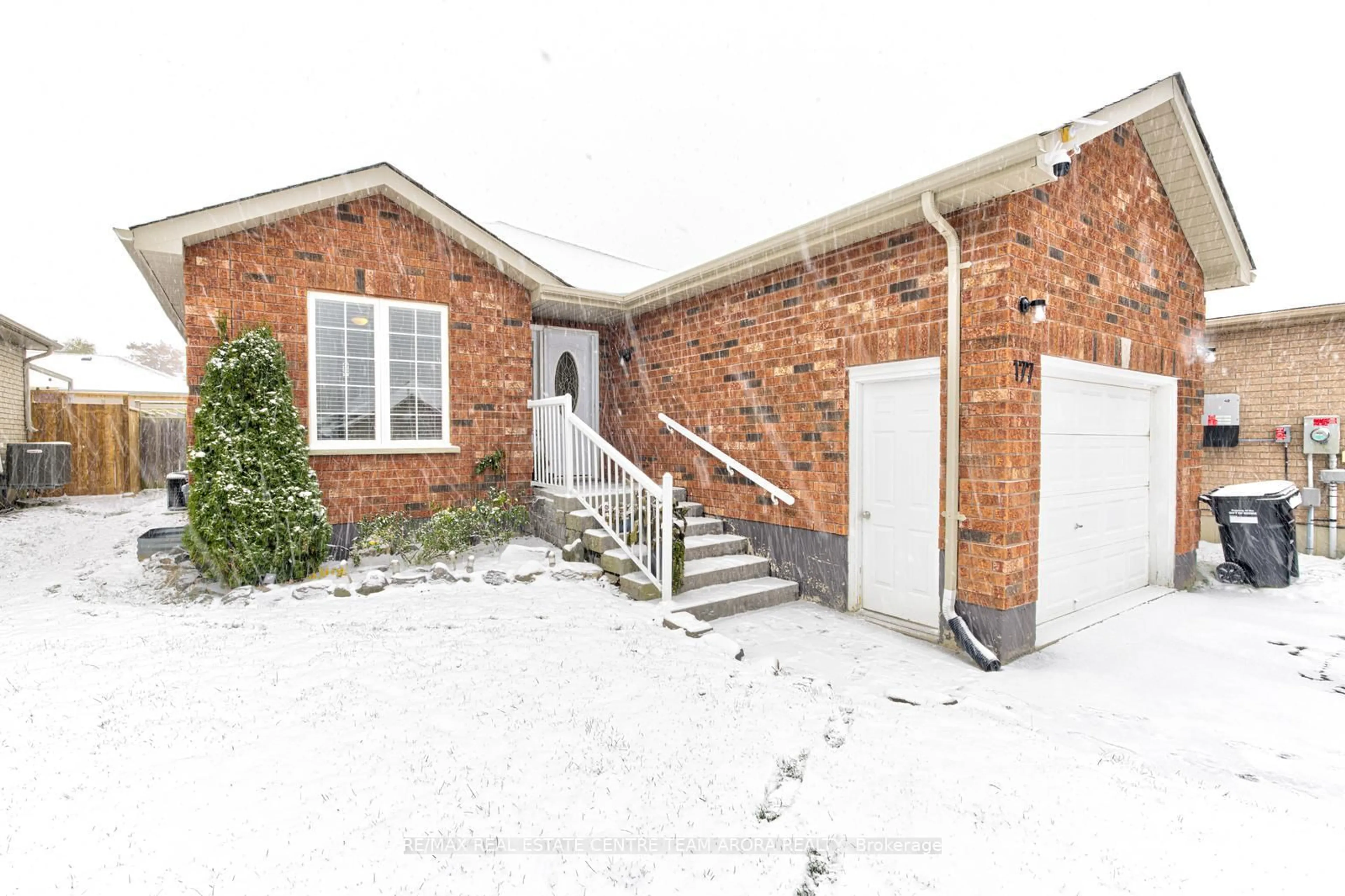 Unknown for 177 Hanmer St, Barrie Ontario L4M 6W6