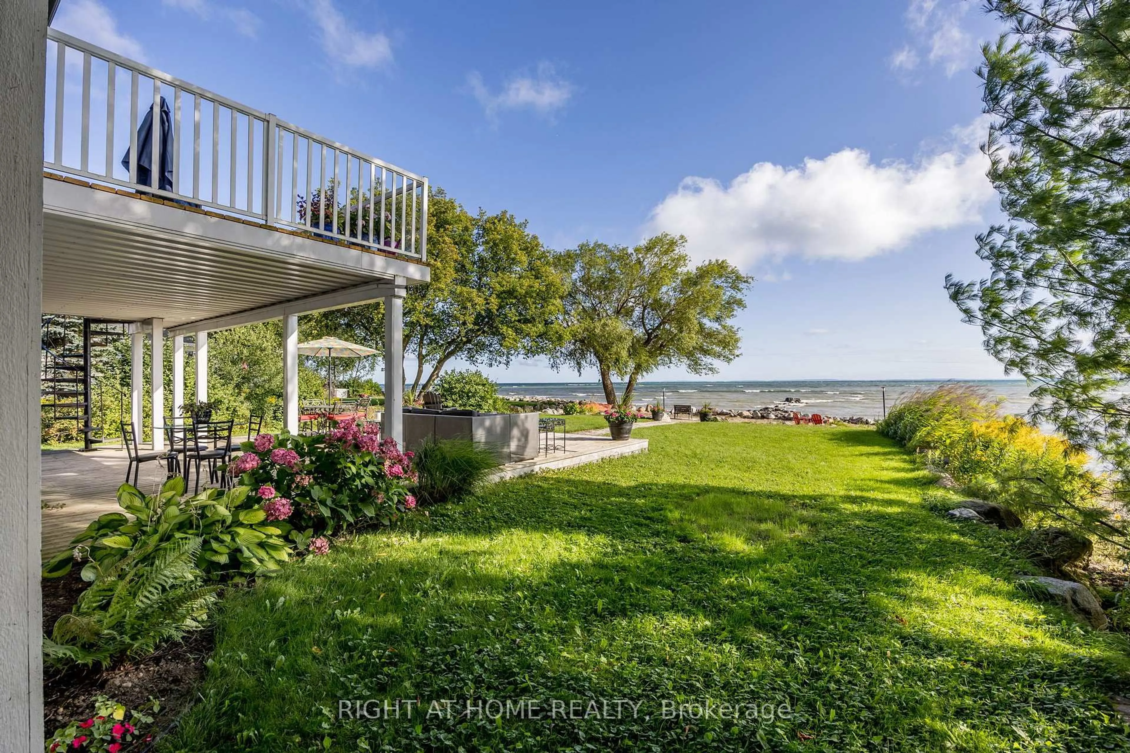 Patio, water/lake/river/ocean view for 75 Indian Tr, Collingwood Ontario L9Y 0X2