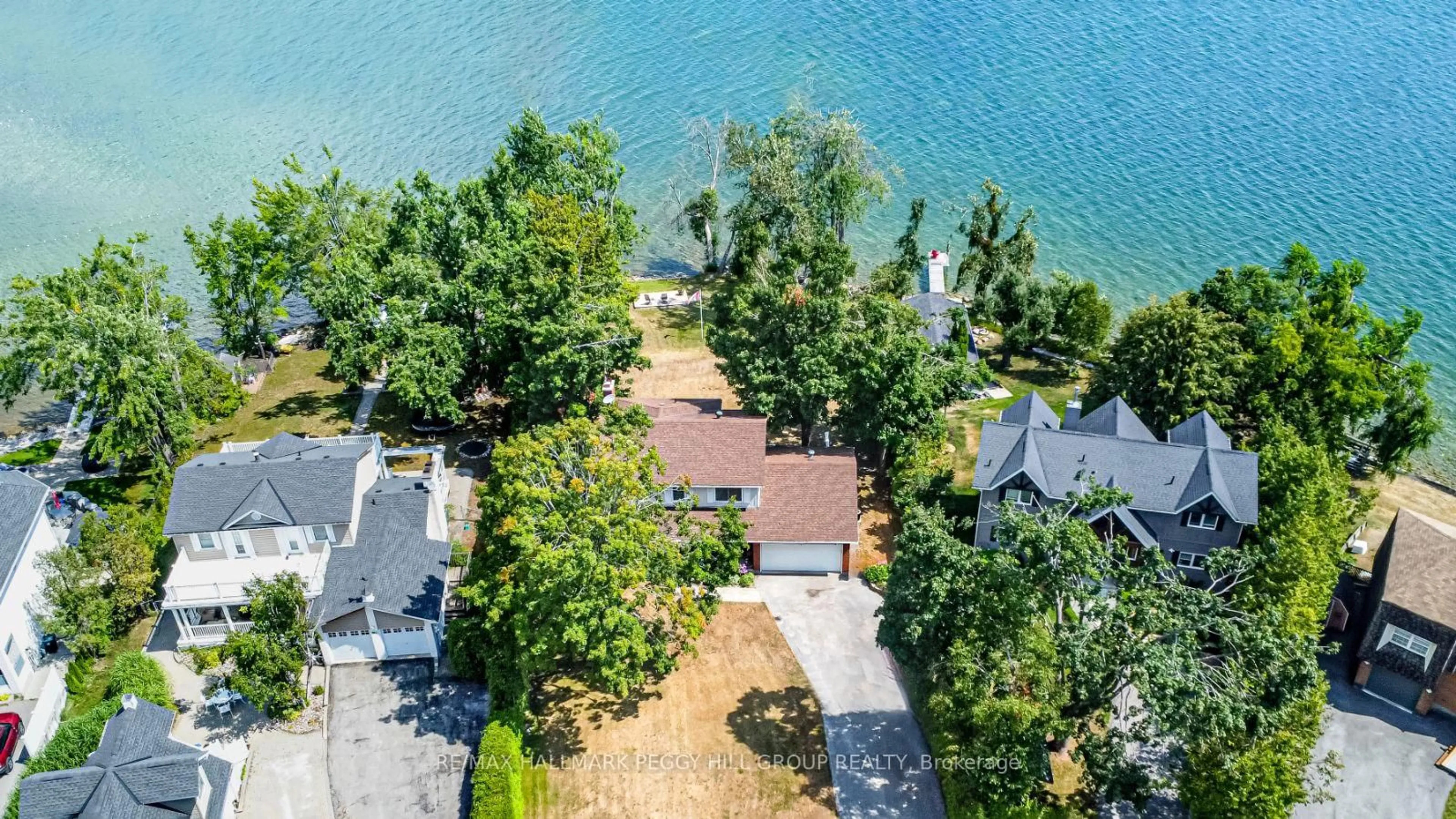 A pic from outside/outdoor area/front of a property/back of a property/a pic from drone, water/lake/river/ocean view for 39 Grandview Cres, Oro-Medonte Ontario L0L 2E0