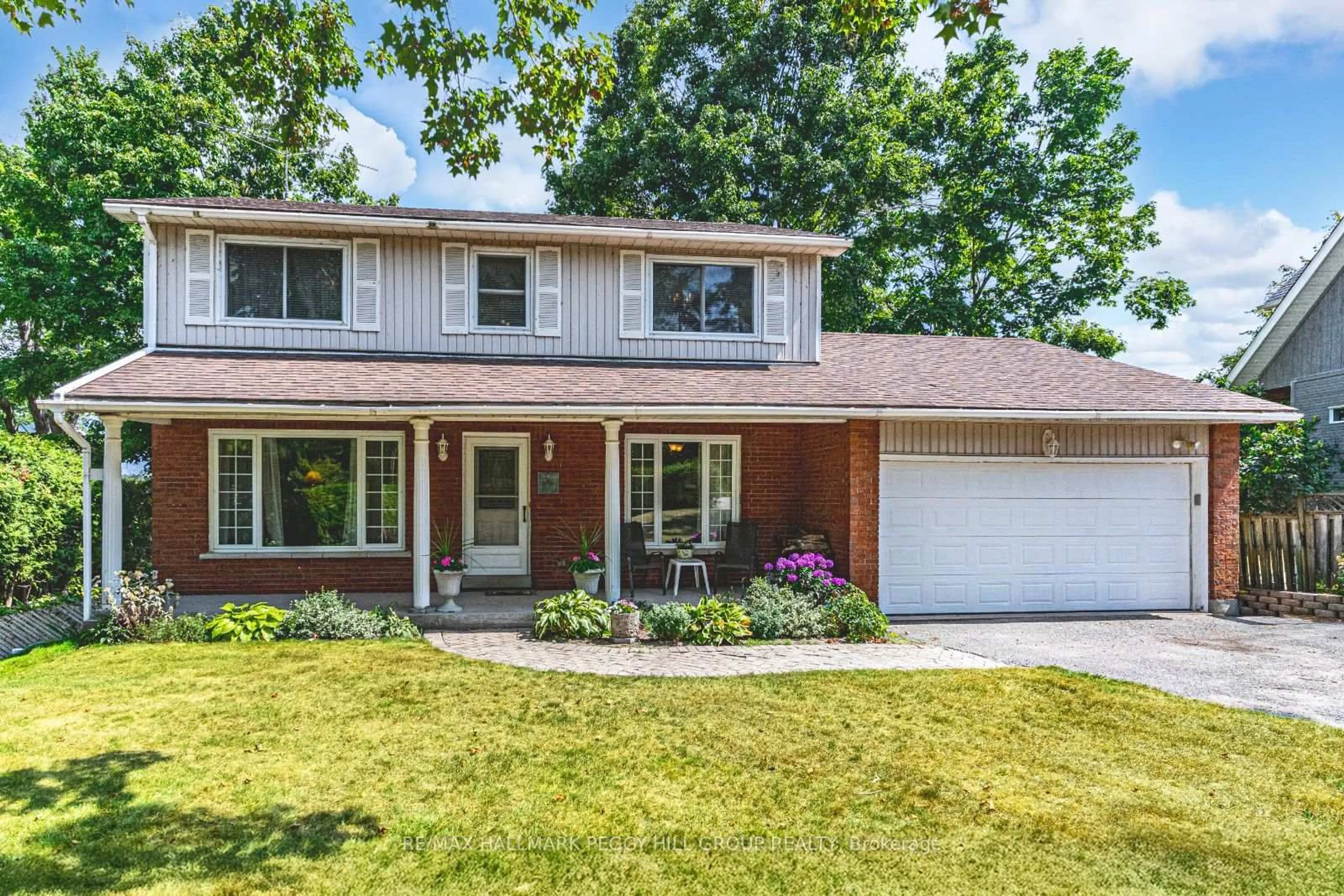 Home with brick exterior material, street for 39 Grandview Cres, Oro-Medonte Ontario L0L 2E0