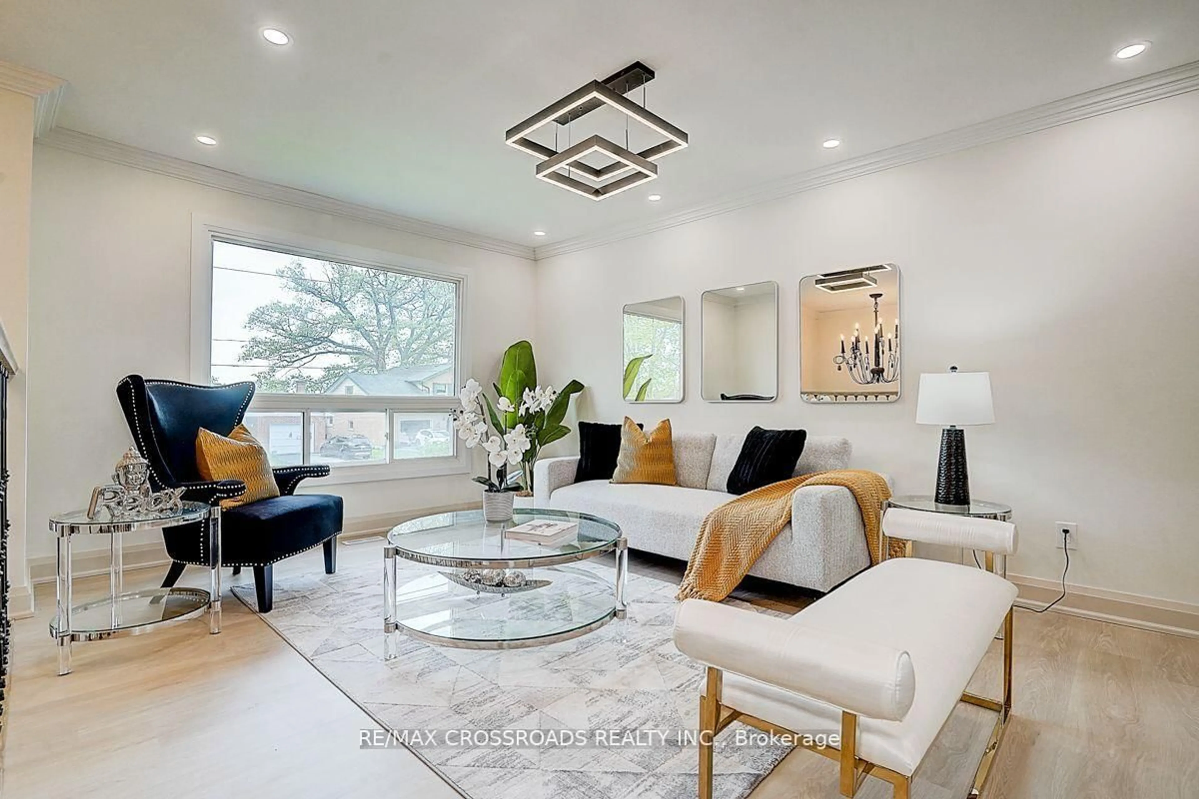 Living room with furniture, ceramic/tile floor for 160 letitia St, Barrie Ontario L4N 1P5