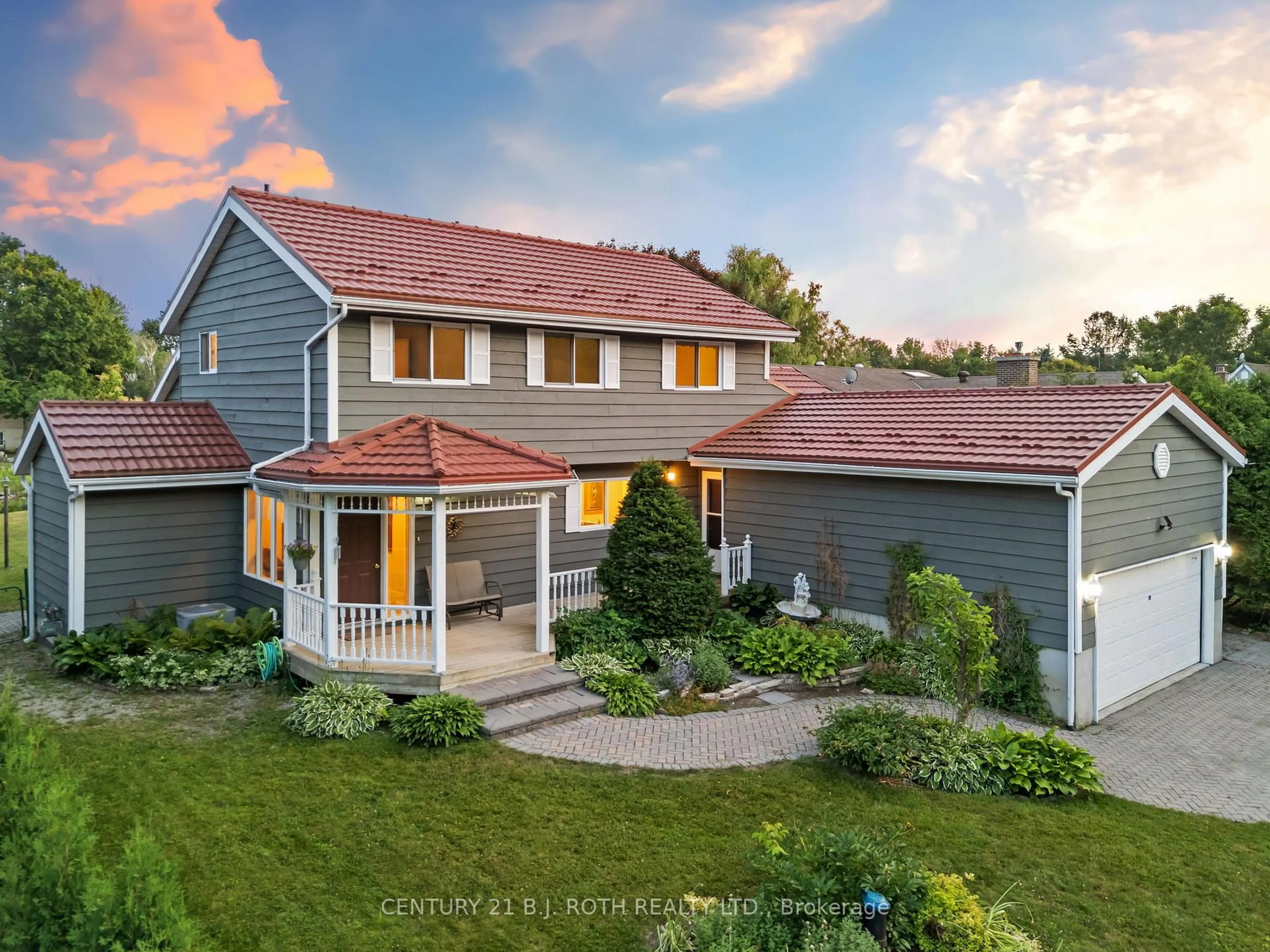 A pic from outside/outdoor area/front of a property/back of a property/a pic from drone, street for 1415 Cunningham Cres, Severn Ontario L3V 7E1