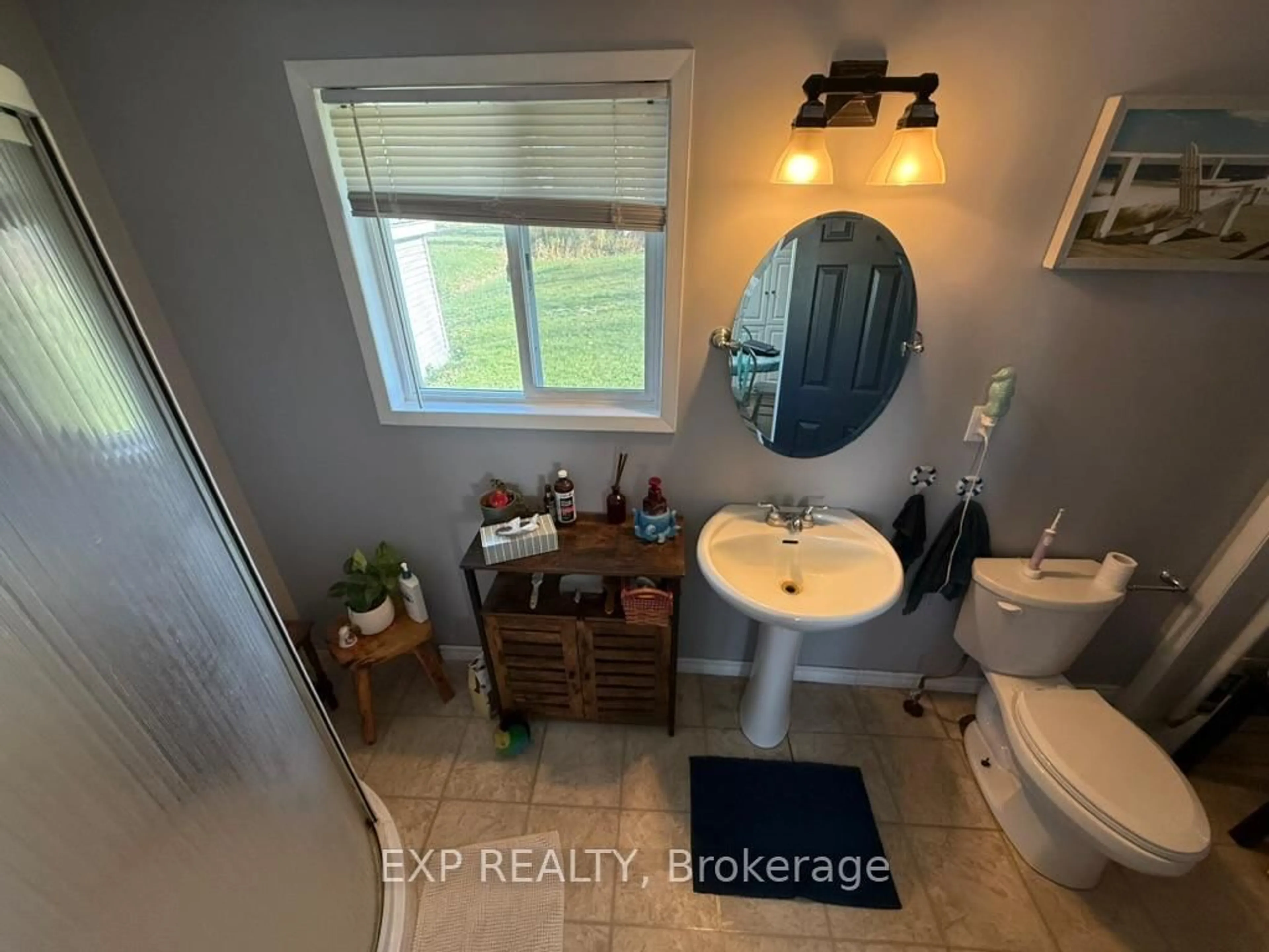 A pic of a room for 6222 Bluebird St, Ramara Ontario L3V 0K6