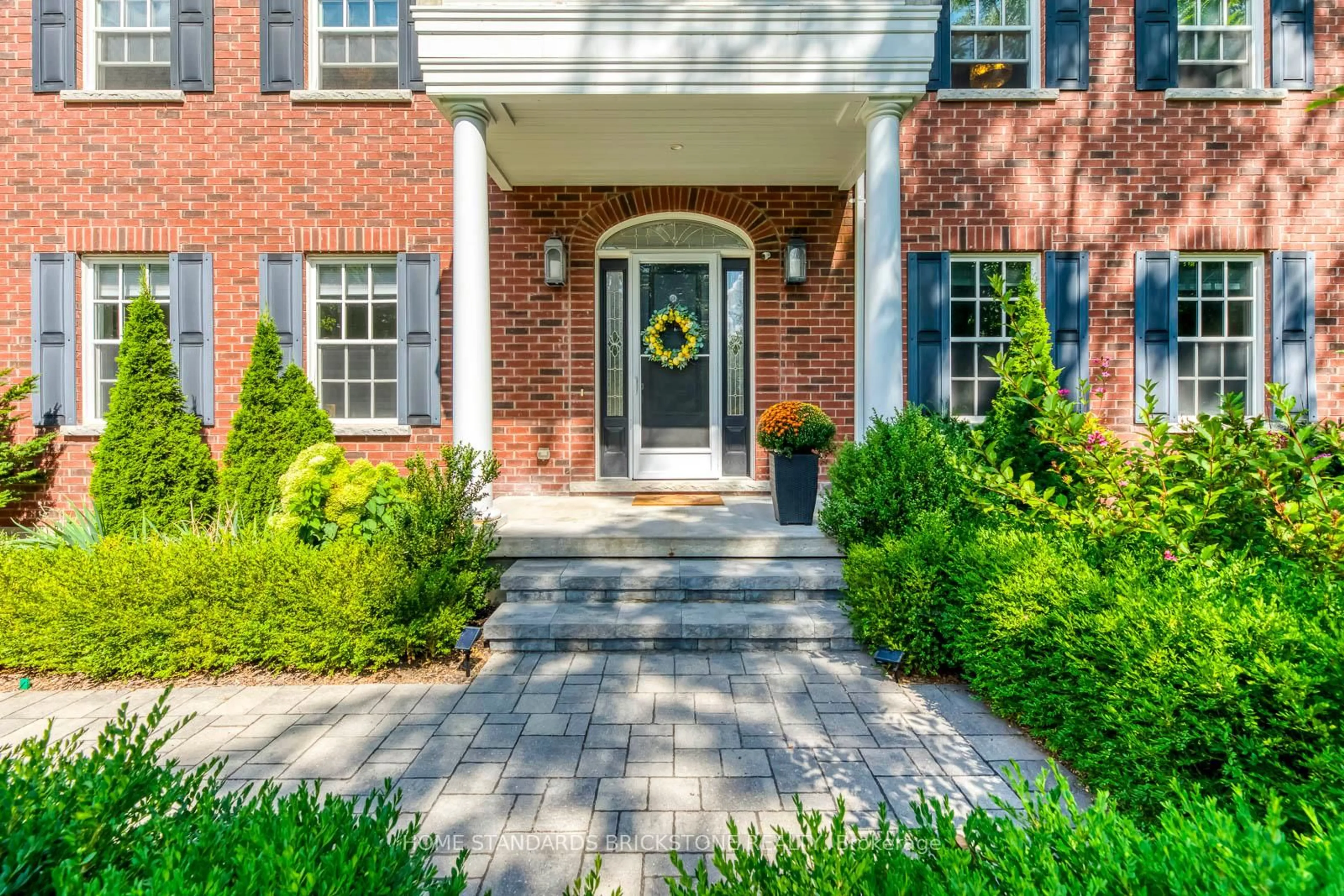 Home with brick exterior material, street for 215 Dock Rd, Barrie Ontario L4N 7S9