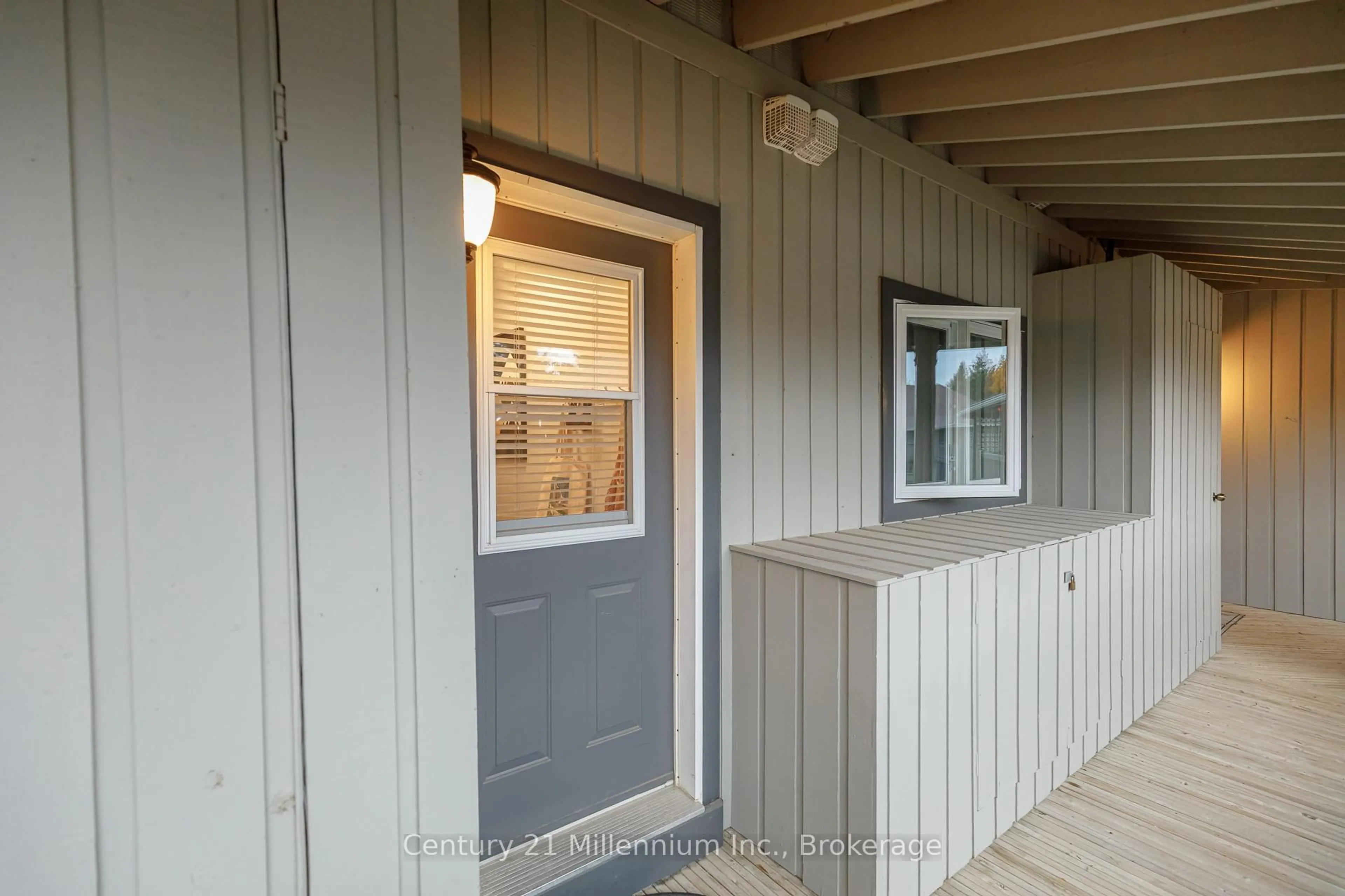 Indoor entryway for 293 Mariners Way #12, Collingwood Ontario L9Y 5C7