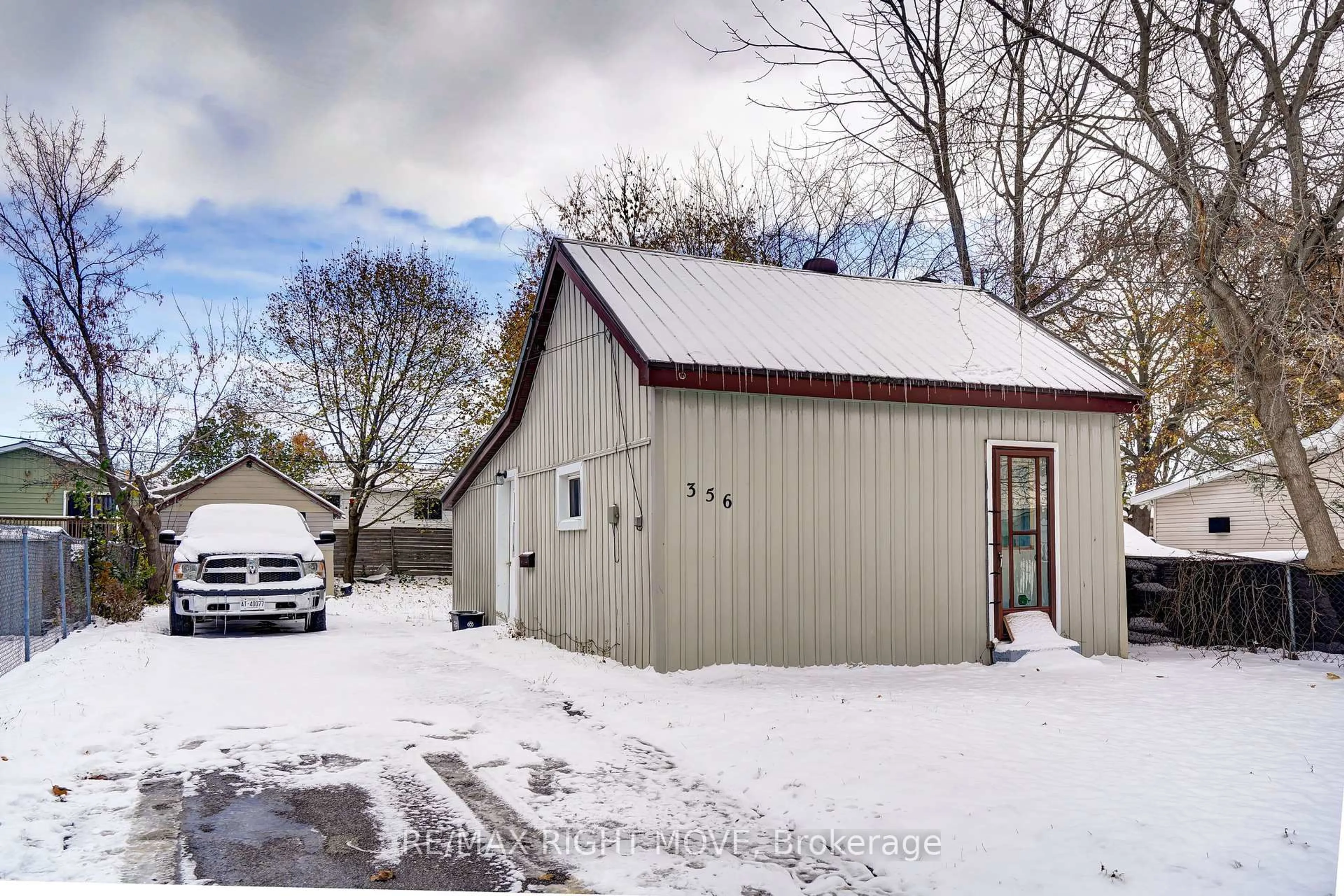 Unknown for 356 East St, Orillia Ontario L3V 4C5