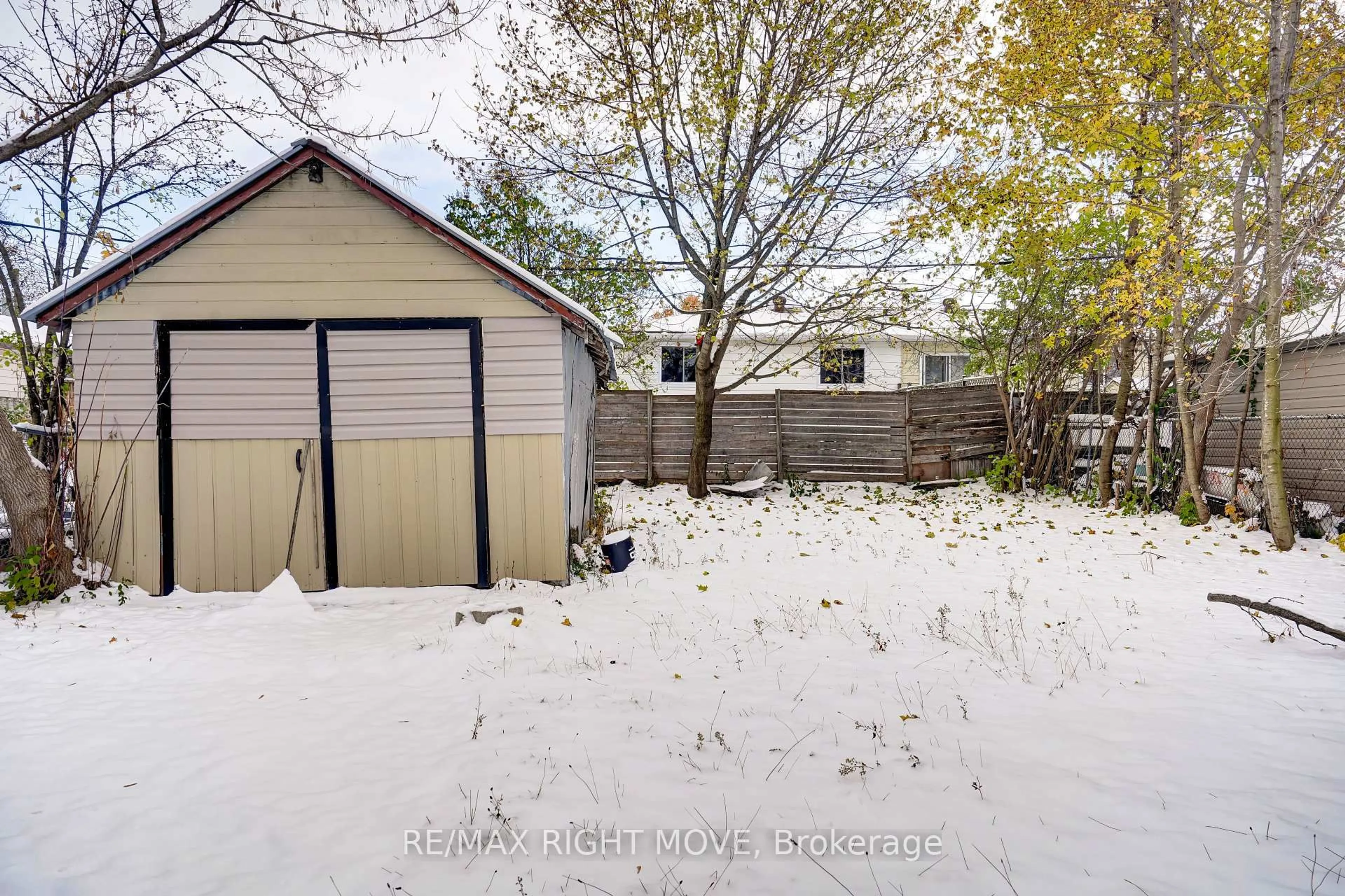 Shed for 356 East St, Orillia Ontario L3V 4C5