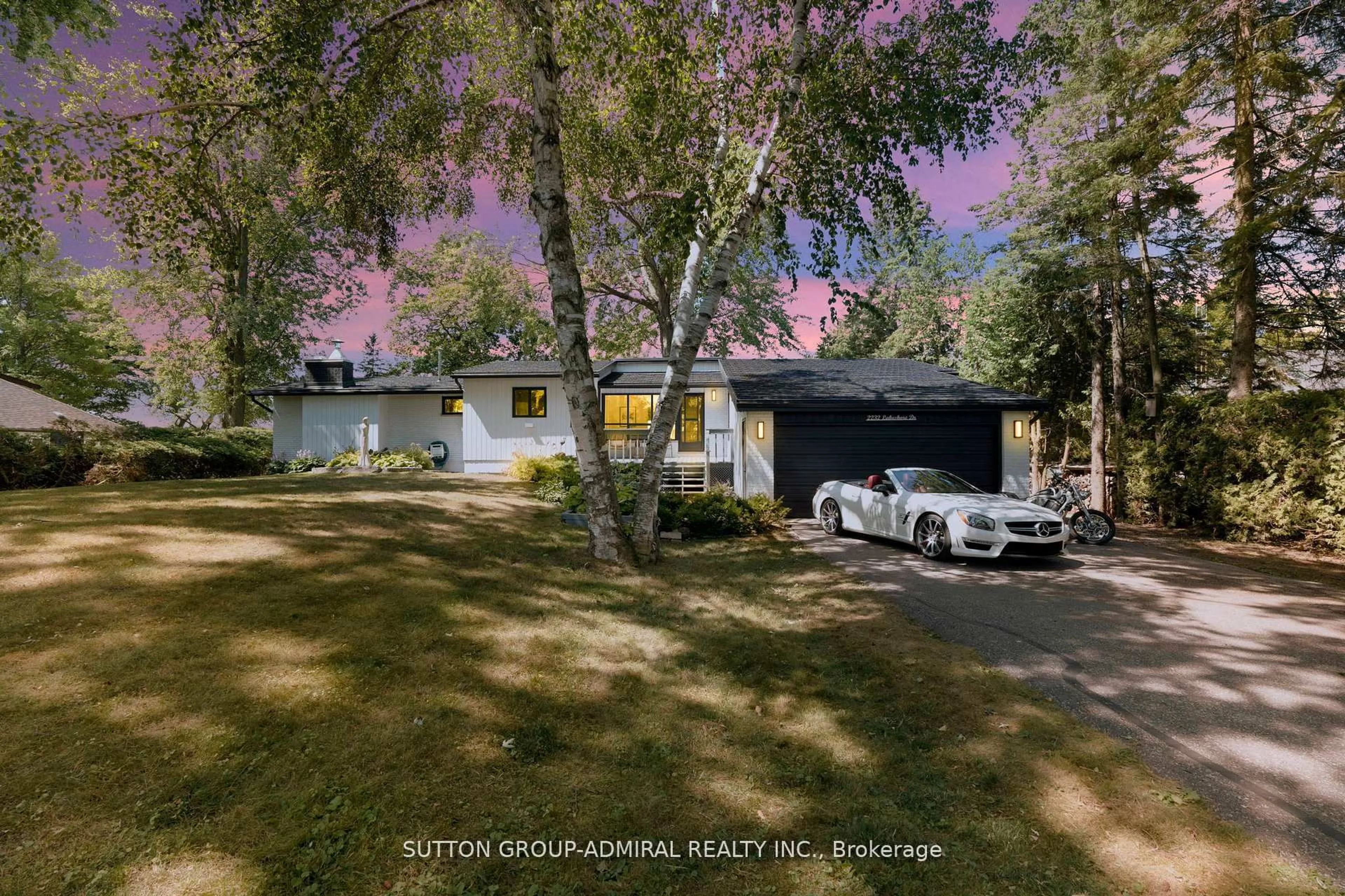 A pic from outside/outdoor area/front of a property/back of a property/a pic from drone, street for 2232 Lakeshore Dr, Ramara Ontario L0K 1B0