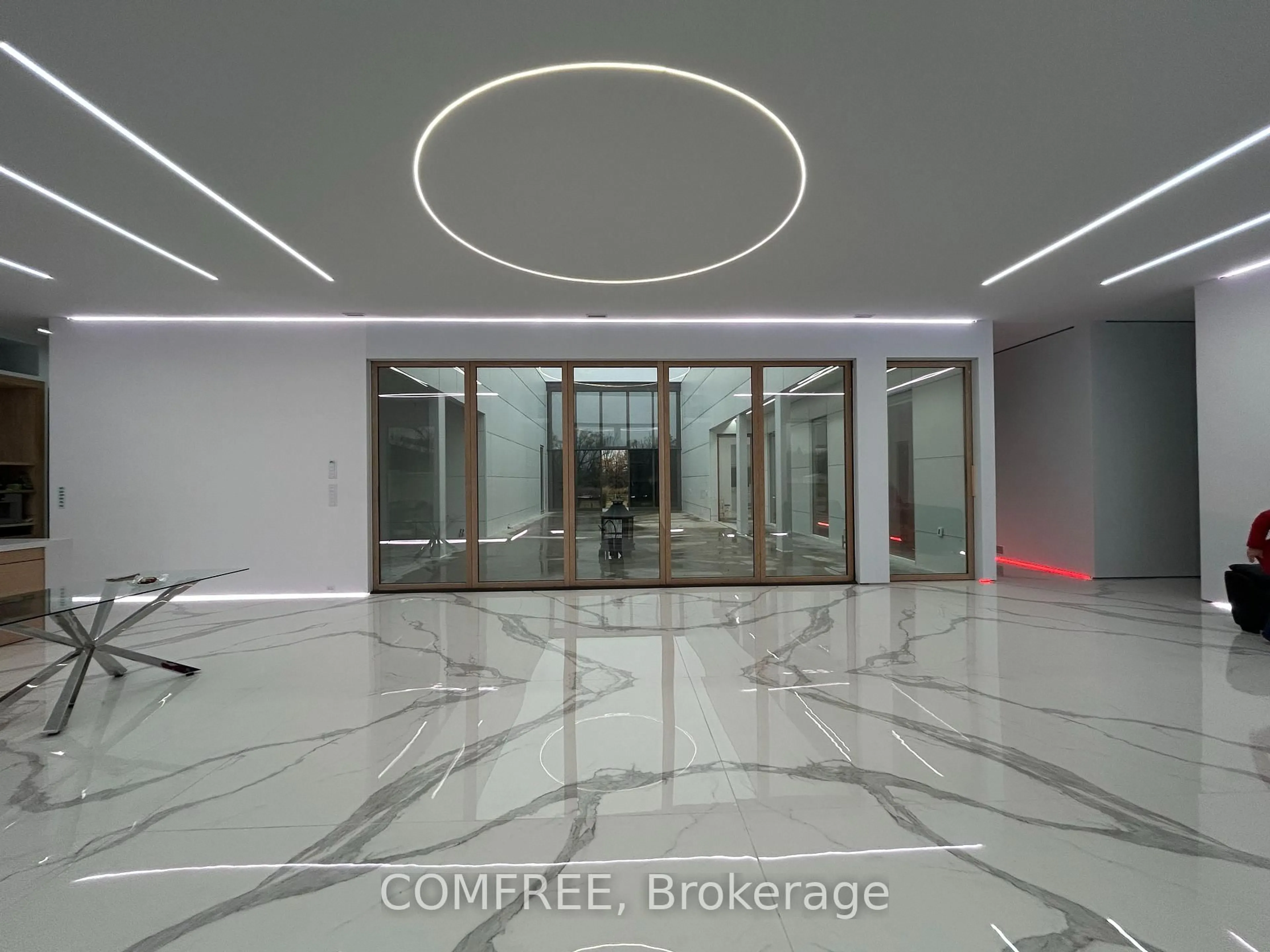 Indoor foyer for 4238 Burnside Line, Severn Ontario L3V 0W1